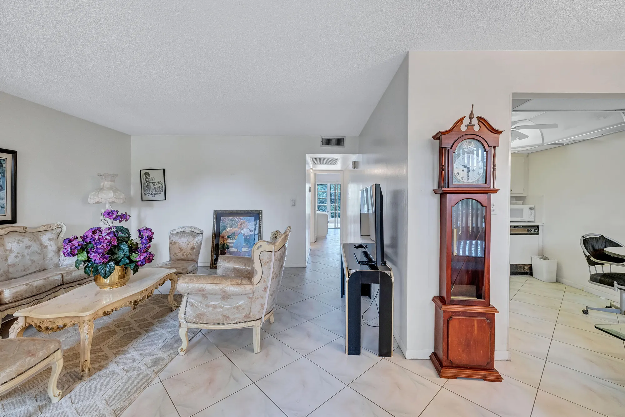 Property Slideshow image 4 of 18 | 1902 bermuda cir l2, Coconut Creek, FL, 33066