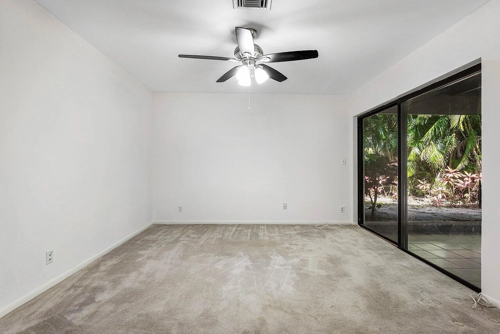 Property Slideshow image 6 of 34 | 5944 forest grove dr apt 3, Boynton Beach, FL, 33437