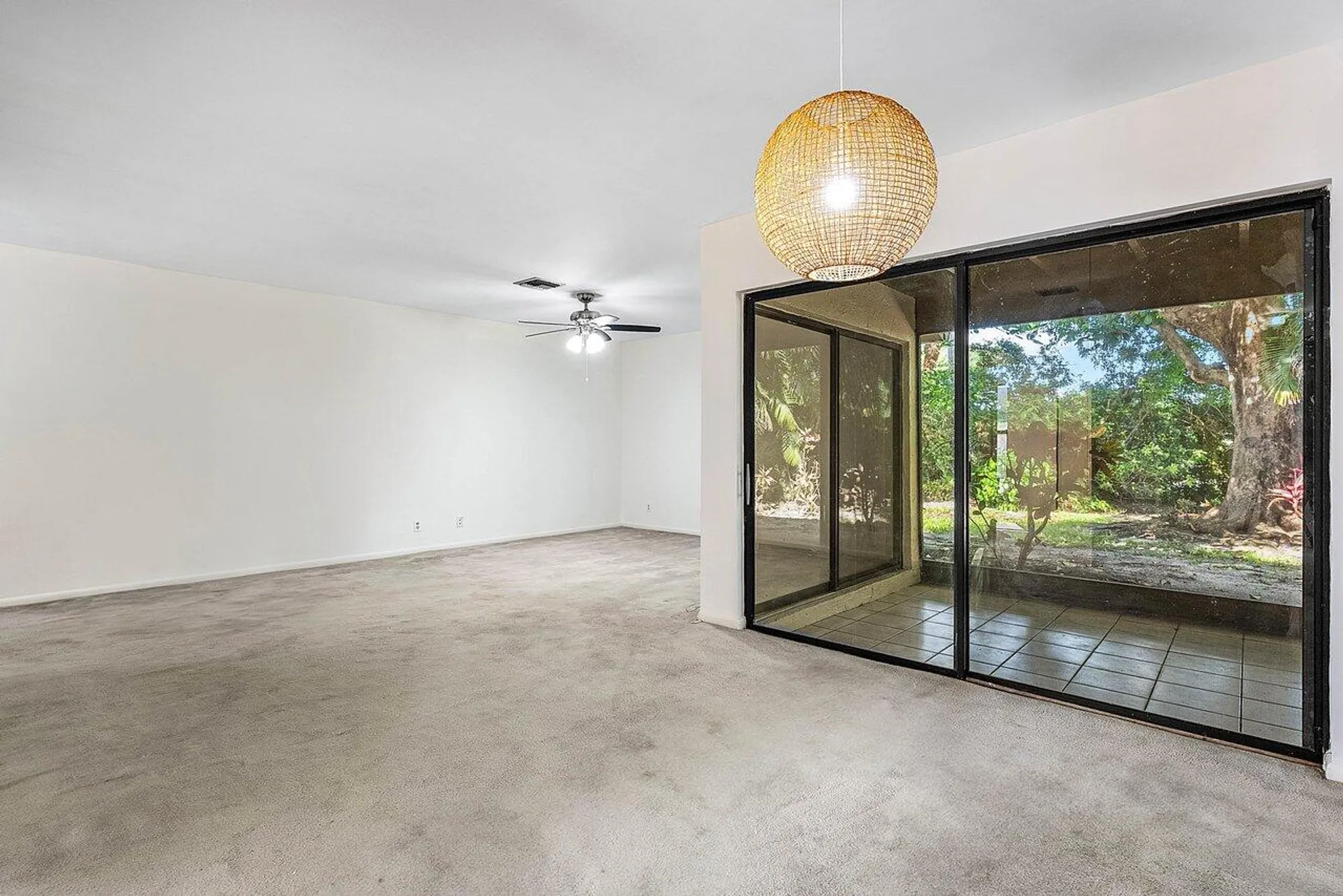 Property Slideshow image 10 of 34 | 5944 forest grove dr apt 3, Boynton Beach, FL, 33437