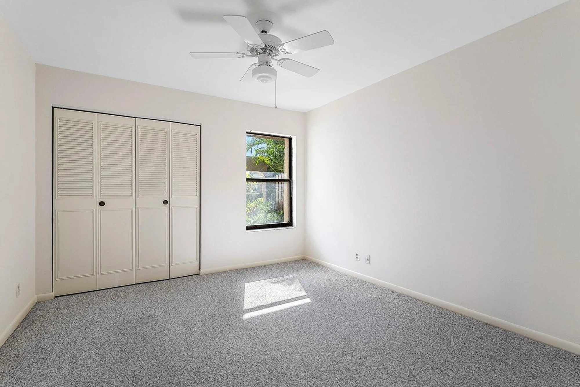 Property Slideshow image 11 of 34 | 5944 forest grove dr apt 3, Boynton Beach, FL, 33437