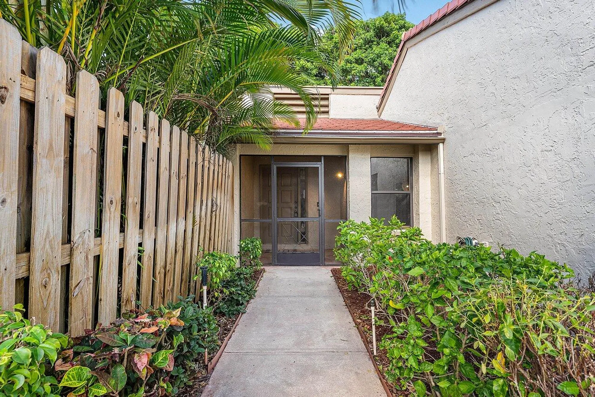 Property Slideshow image 4 of 34 | 5944 forest grove dr apt 3, Boynton Beach, FL, 33437