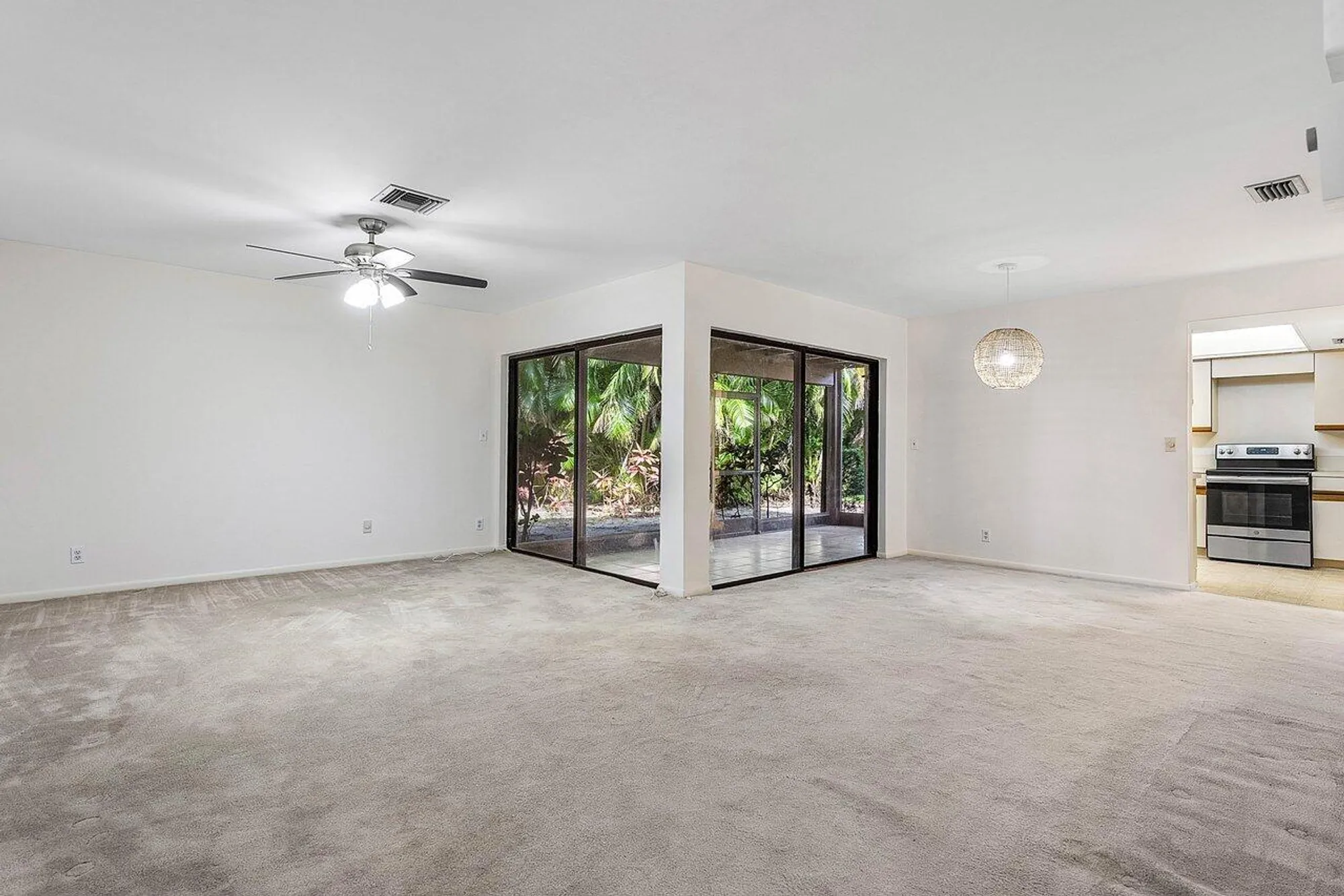 Property Slideshow image 5 of 34 | 5944 forest grove dr apt 3, Boynton Beach, FL, 33437