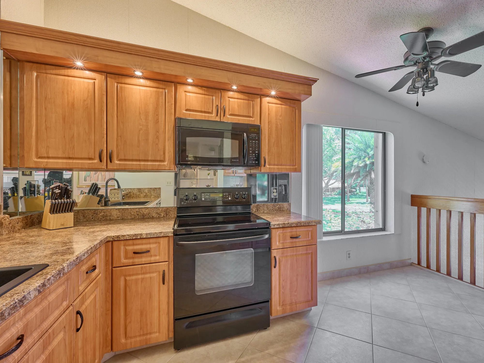 Property Slideshow image 11 of 42 | 10828 lake palm ln 202, Boynton Beach, FL, 33437