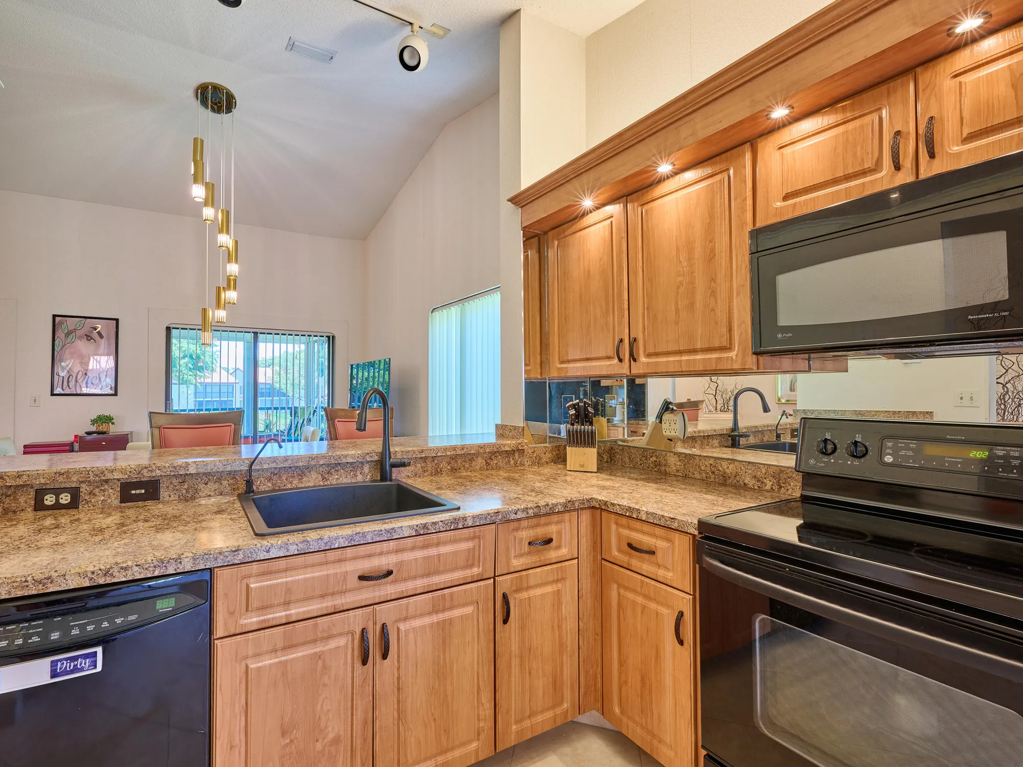 Property Slideshow image 15 of 42 | 10828 lake palm ln 202, Boynton Beach, FL, 33437