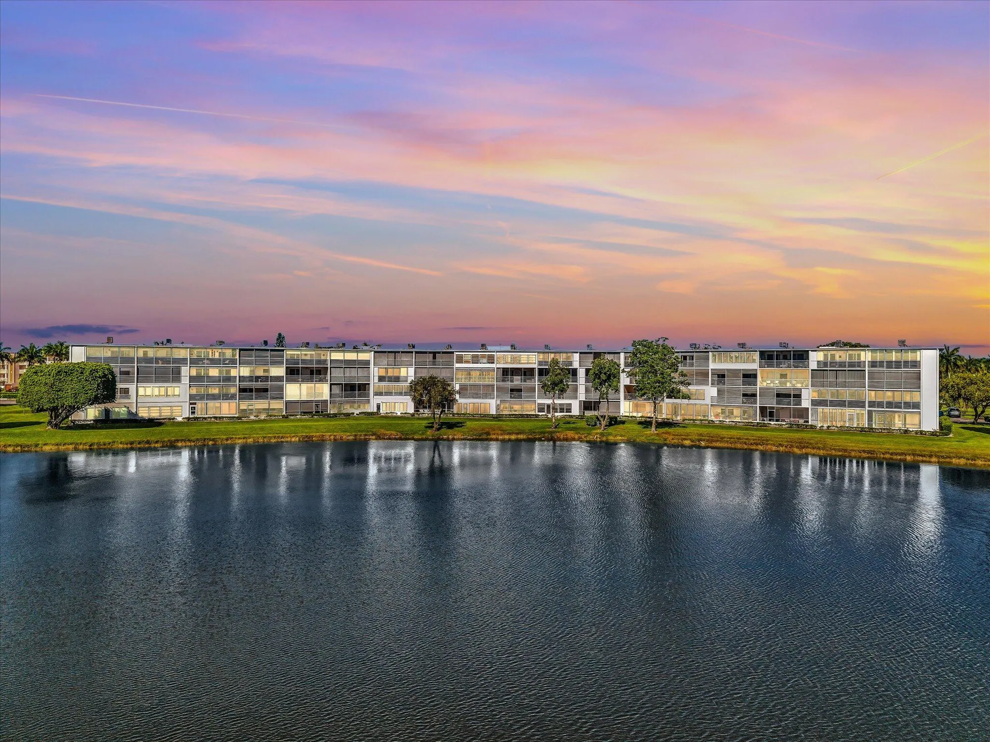 Property Slideshow image 1 of 48 | 2083 guildford e unit e, Boca Raton, FL, 33434