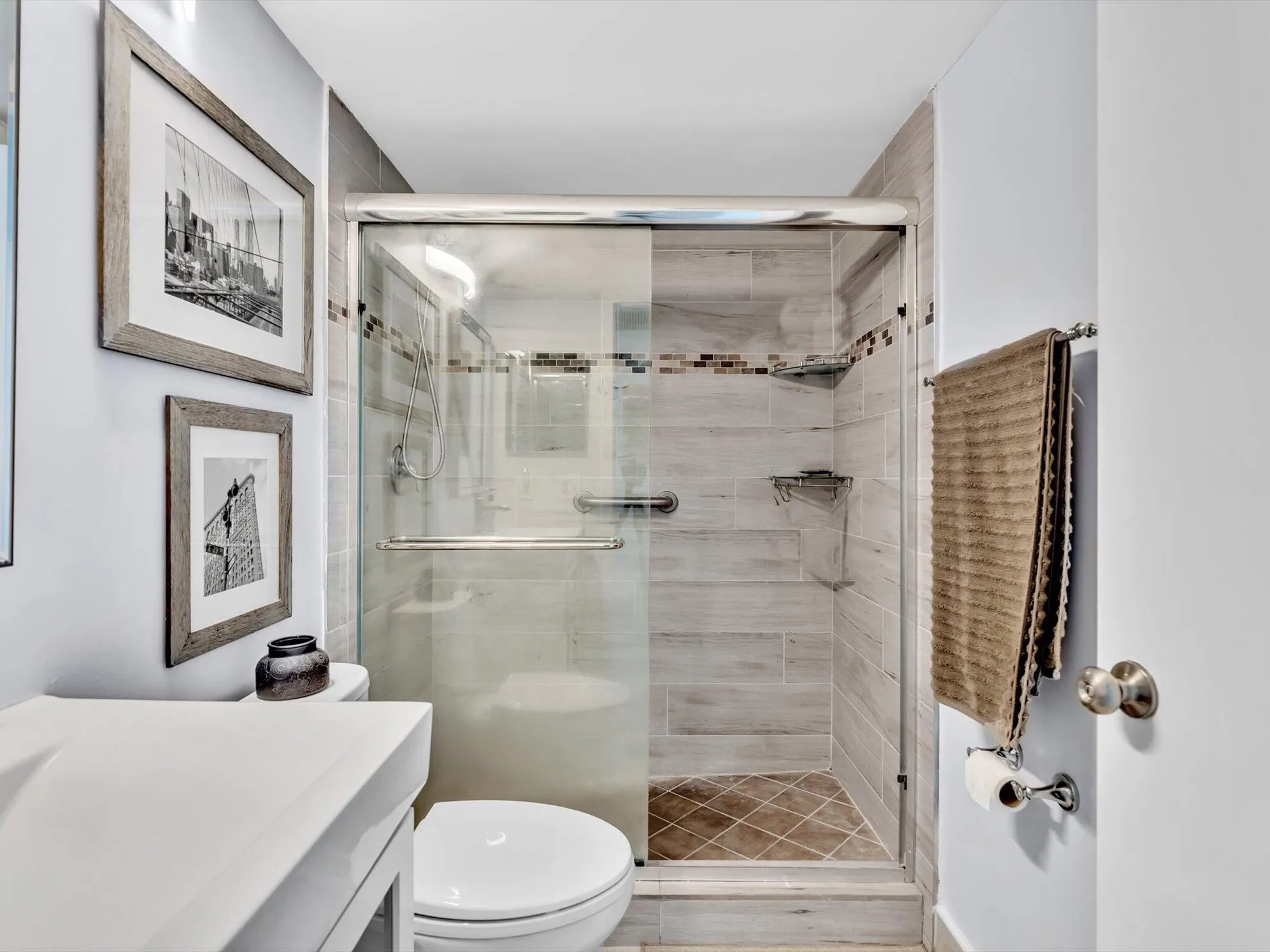 Property Slideshow image 15 of 48 | 2083 guildford e unit e, Boca Raton, FL, 33434