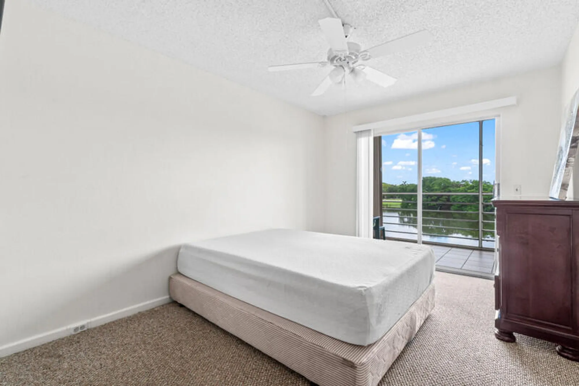 Property Slideshow image 9 of 17 | 3051 ainslie d, Boca Raton, FL, 33434