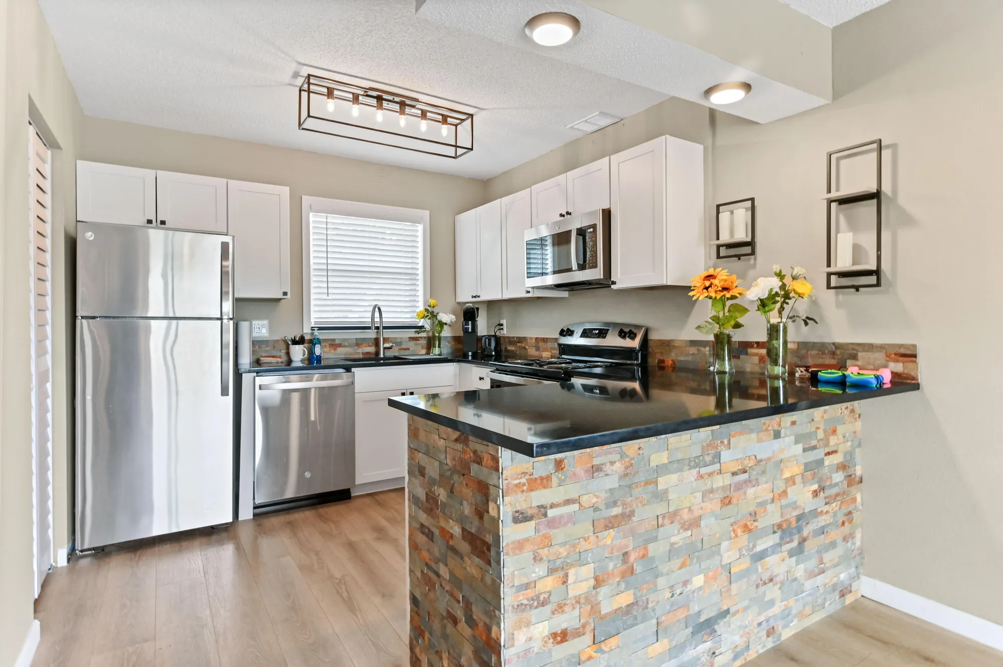 Property Slideshow image 9 of 26 | 198 lake frances dr, West Palm Beach, FL, 33411