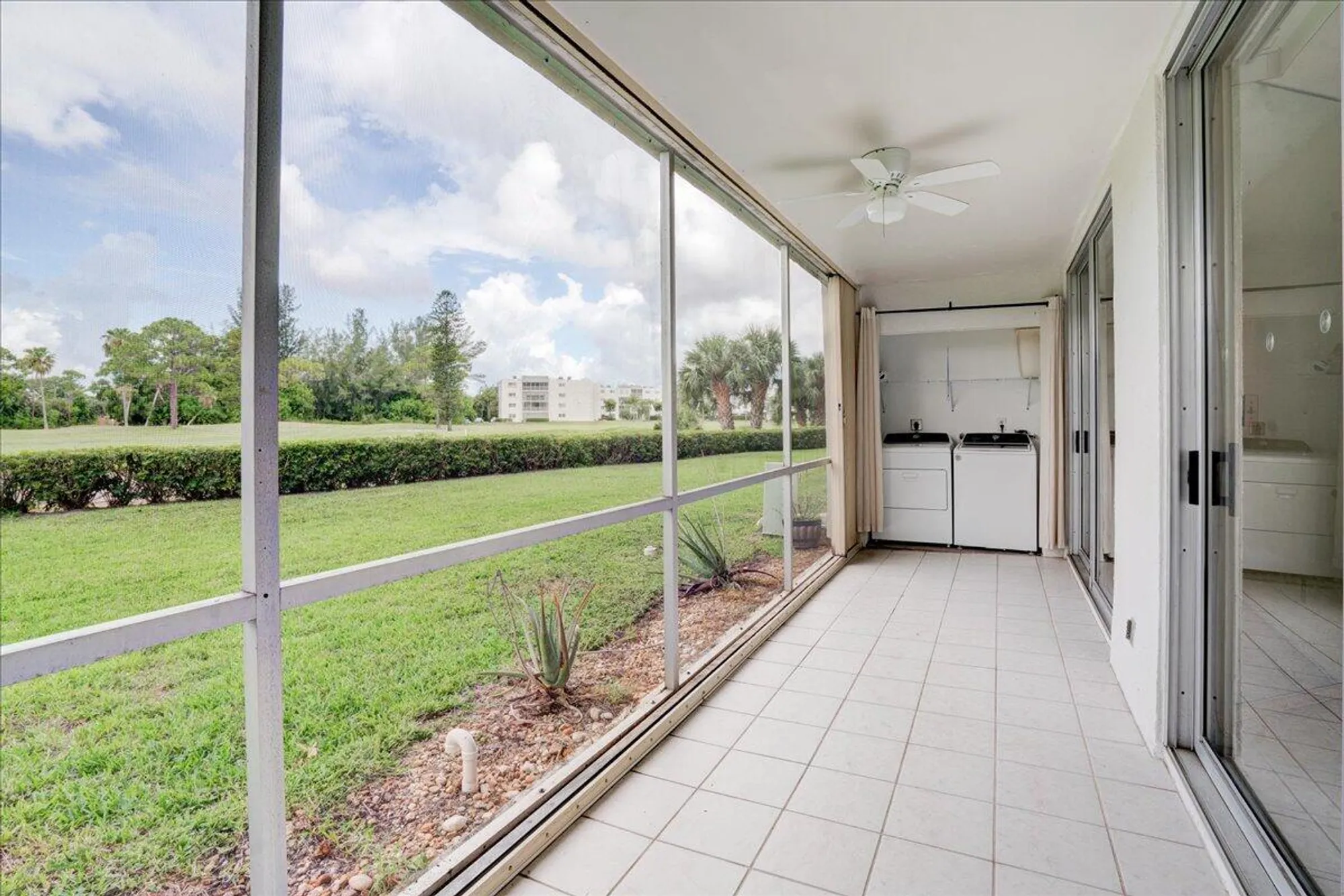 Property Slideshow image 32 of 44 | 3465 via poinciana 103, Lake Worth, FL, 33467