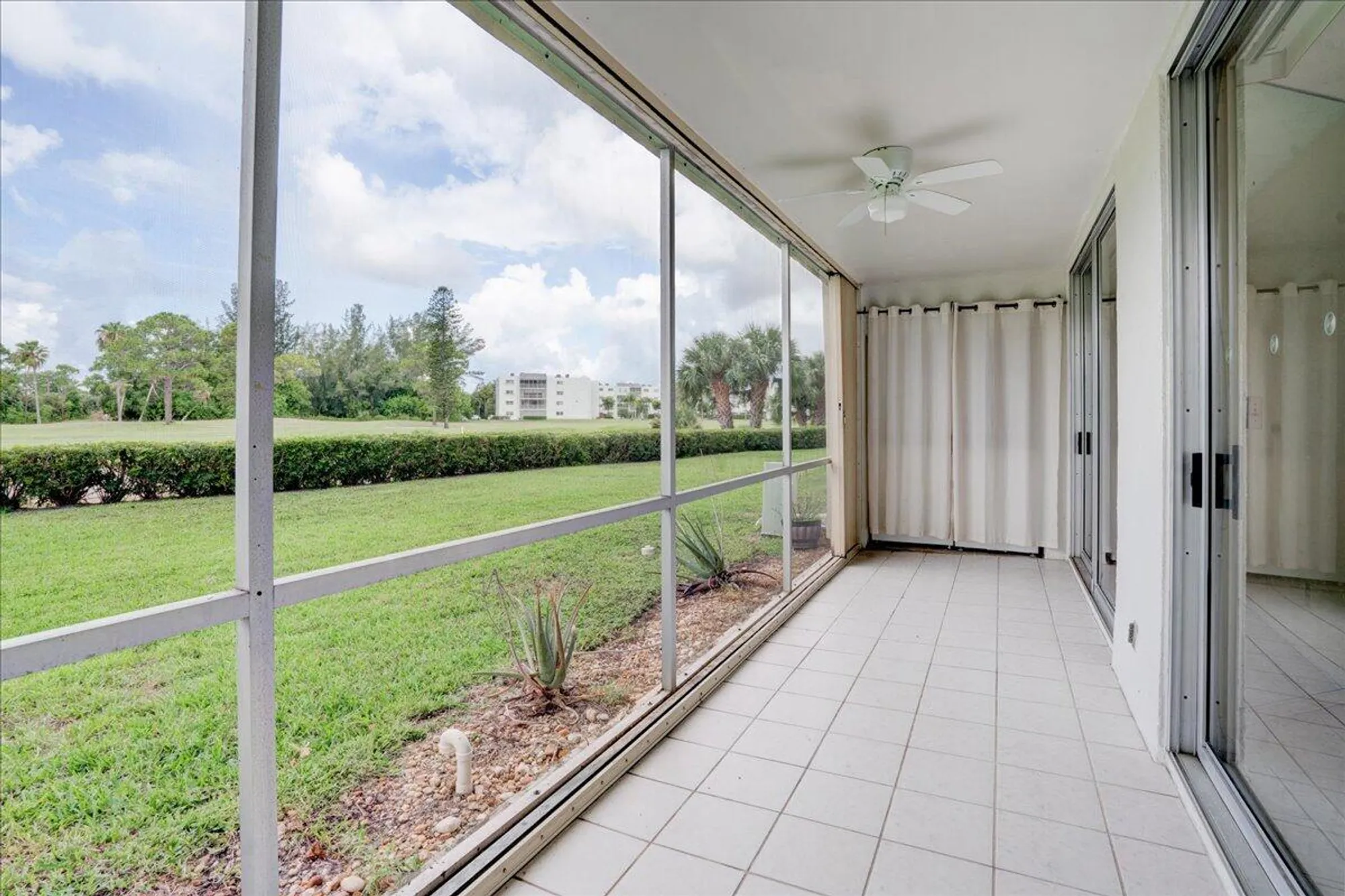 Property Slideshow image 6 of 44 | 3465 via poinciana 103, Lake Worth, FL, 33467