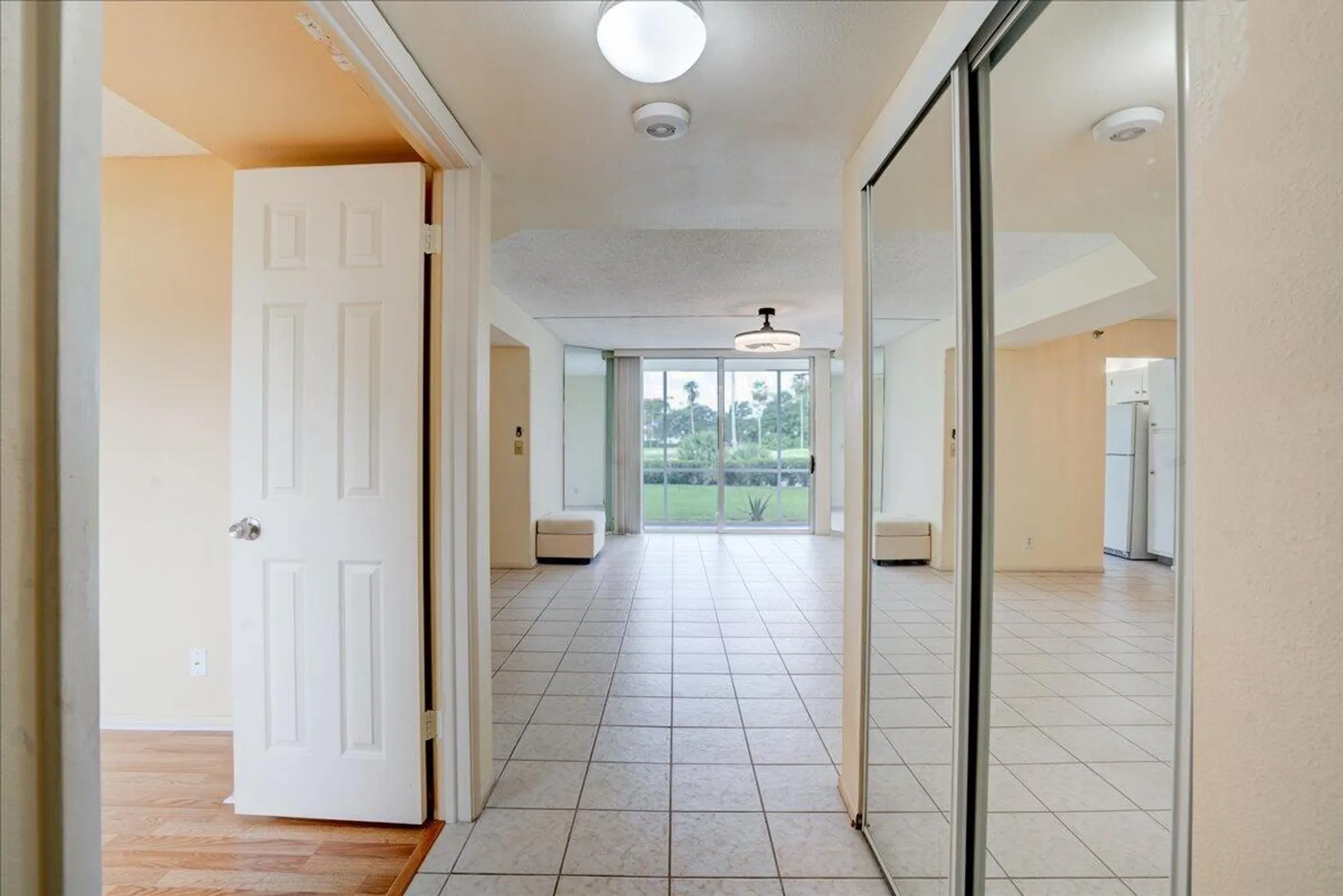 Property Slideshow image 24 of 44 | 3465 via poinciana 103, Lake Worth, FL, 33467