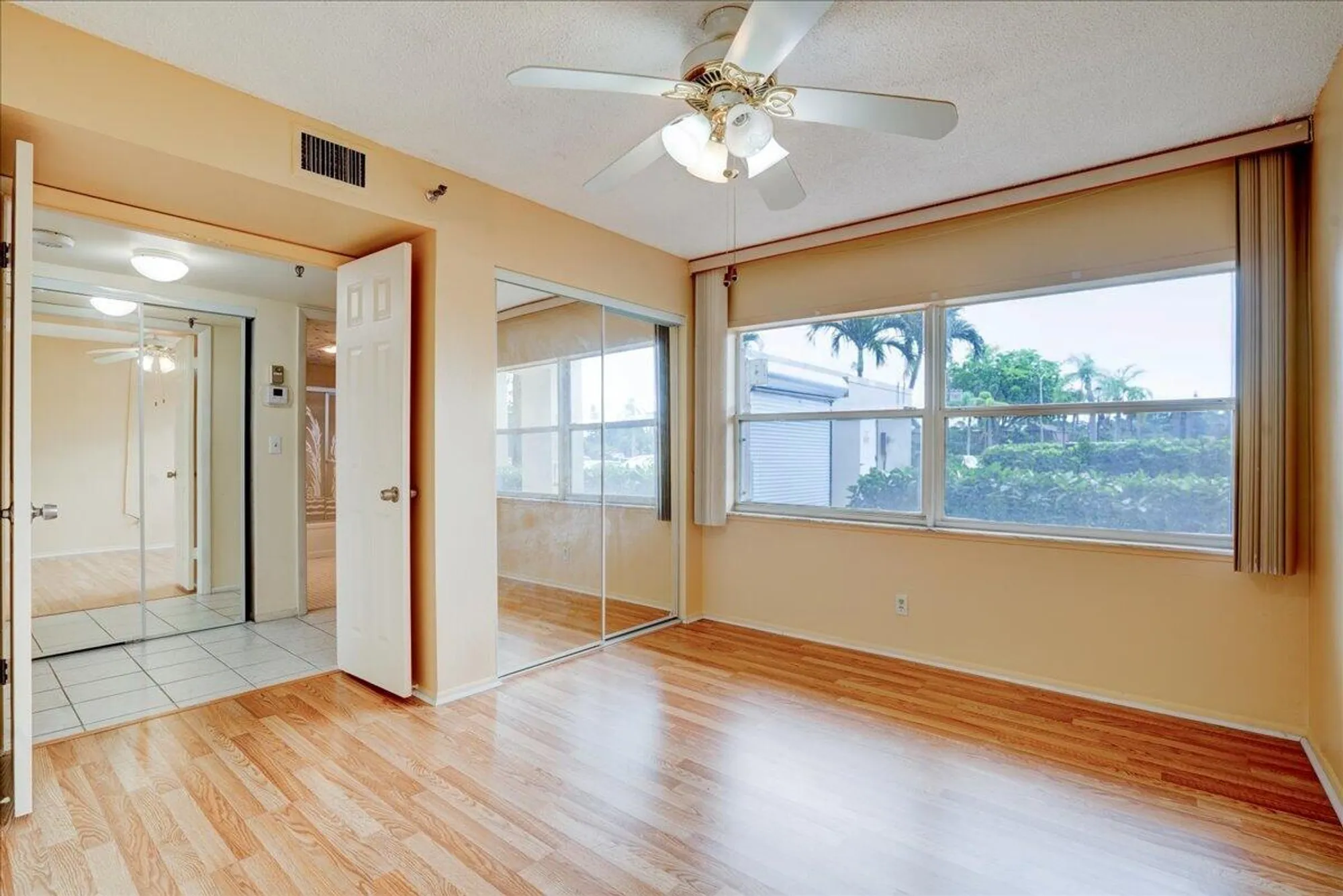 Property Slideshow image 25 of 44 | 3465 via poinciana 103, Lake Worth, FL, 33467
