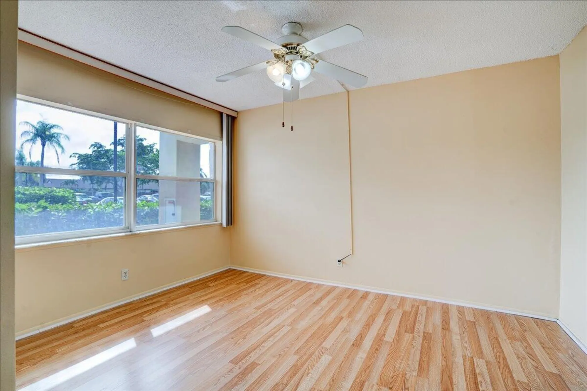 Property Slideshow image 26 of 44 | 3465 via poinciana 103, Lake Worth, FL, 33467