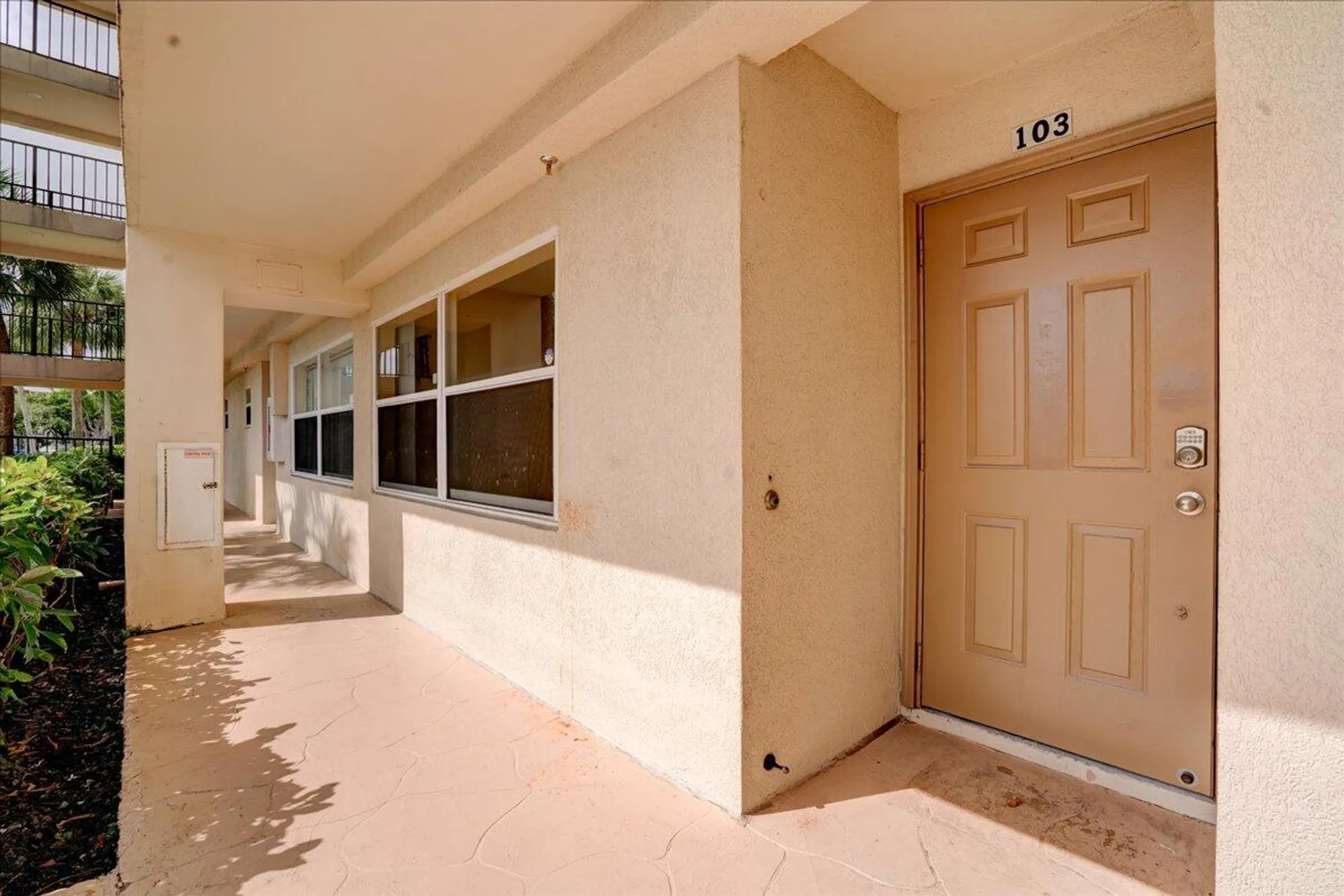 Property Slideshow image 30 of 44 | 3465 via poinciana 103, Lake Worth, FL, 33467