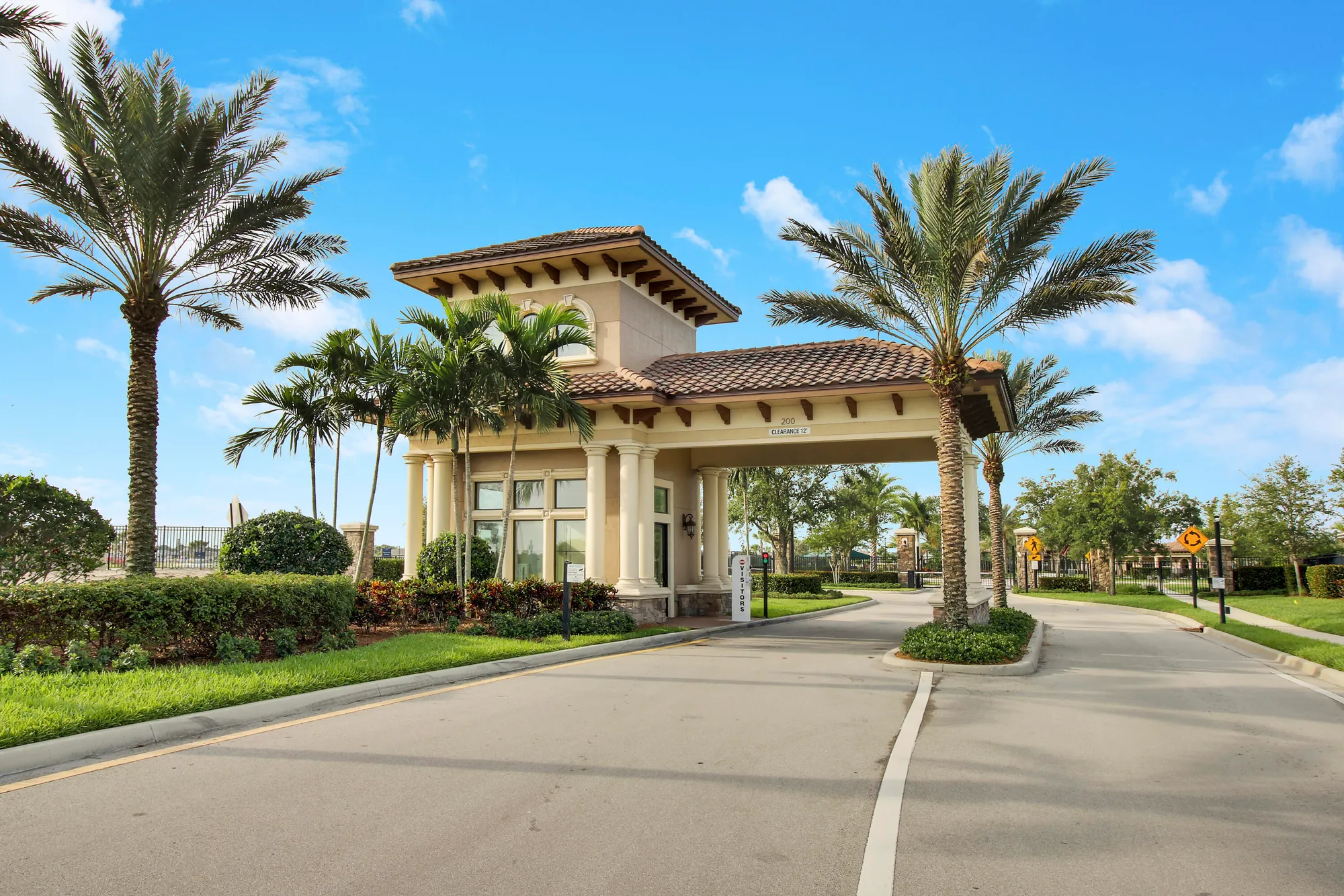 Property Slideshow image 33 of 48 | 560 se monet dr, Port Saint Lucie, FL, 34984