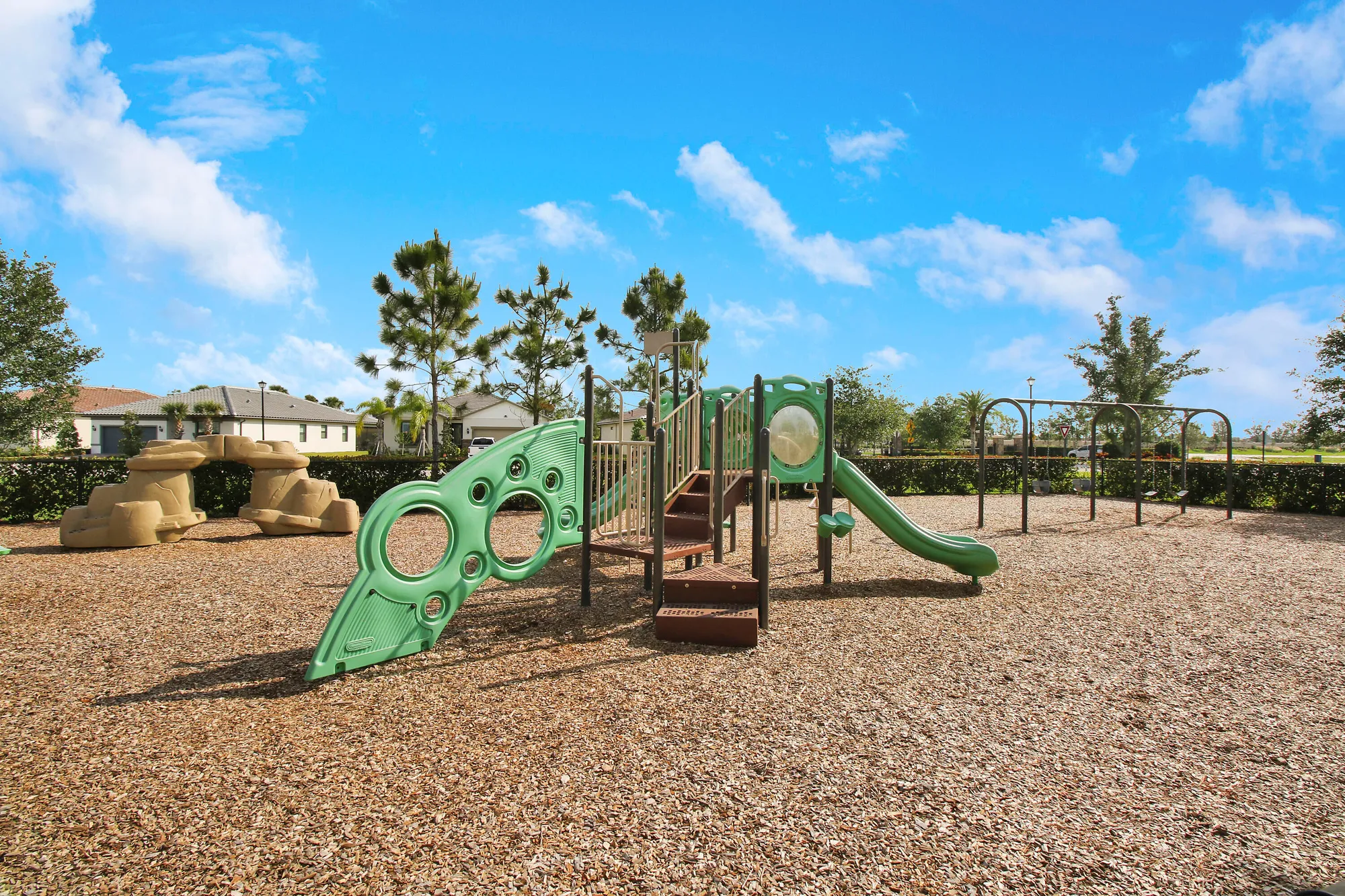 Property Slideshow image 44 of 48 | 560 se monet dr, Port Saint Lucie, FL, 34984