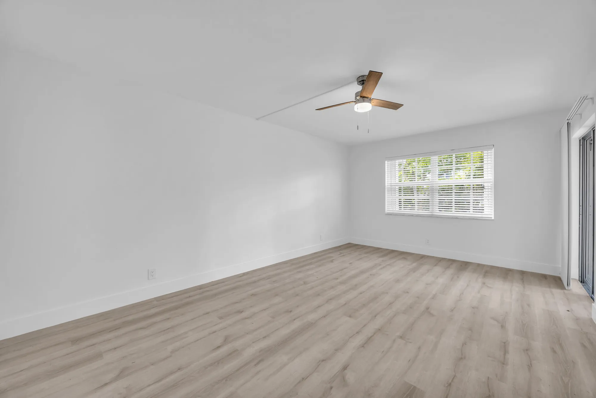 Property Slideshow image 10 of 15 | 1250 sugar sands blvd 110, Riviera Beach, FL, 33404