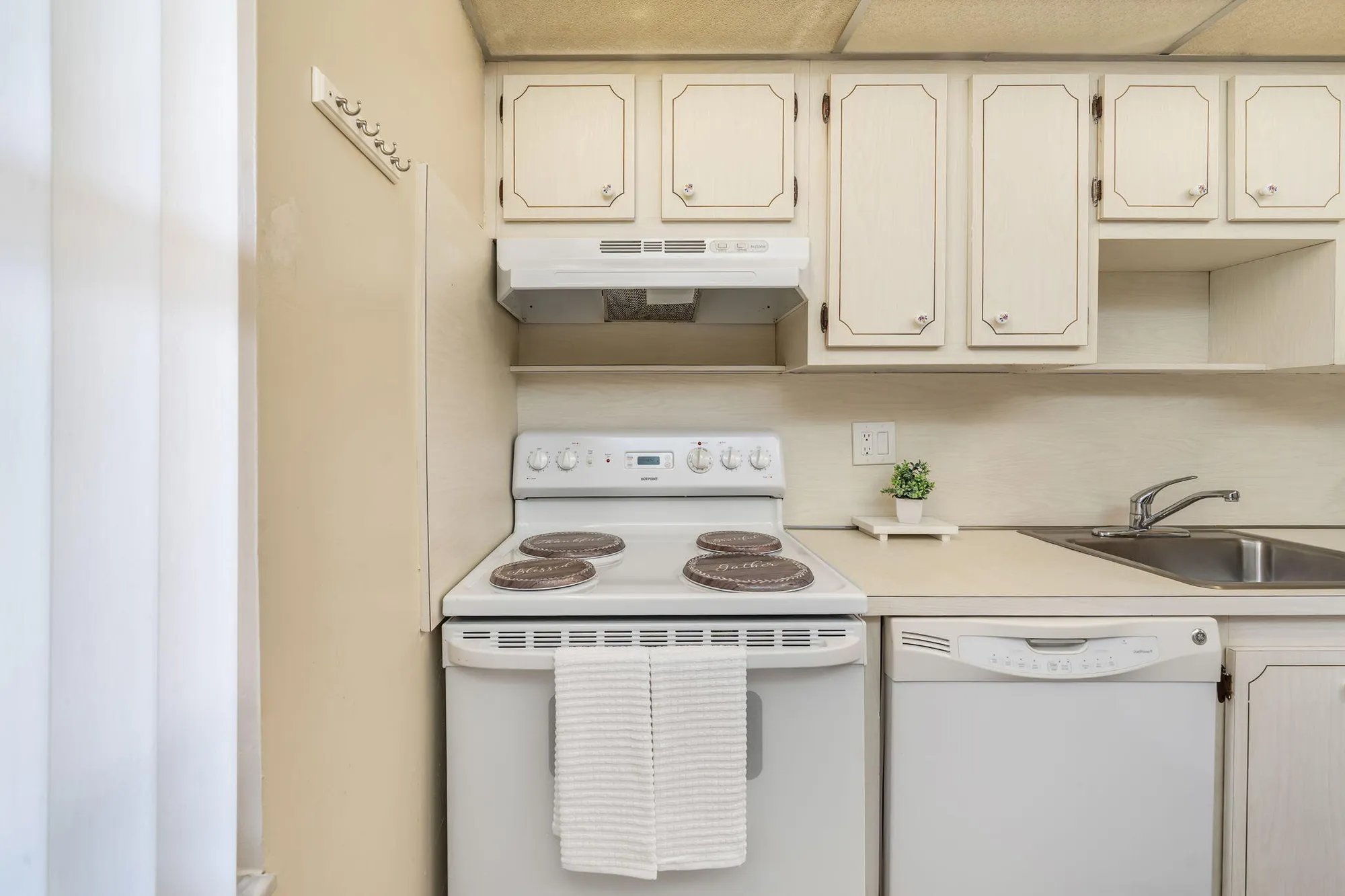 Property Slideshow image 10 of 23 | 7360 nw 1st st 208, Margate, FL, 33063