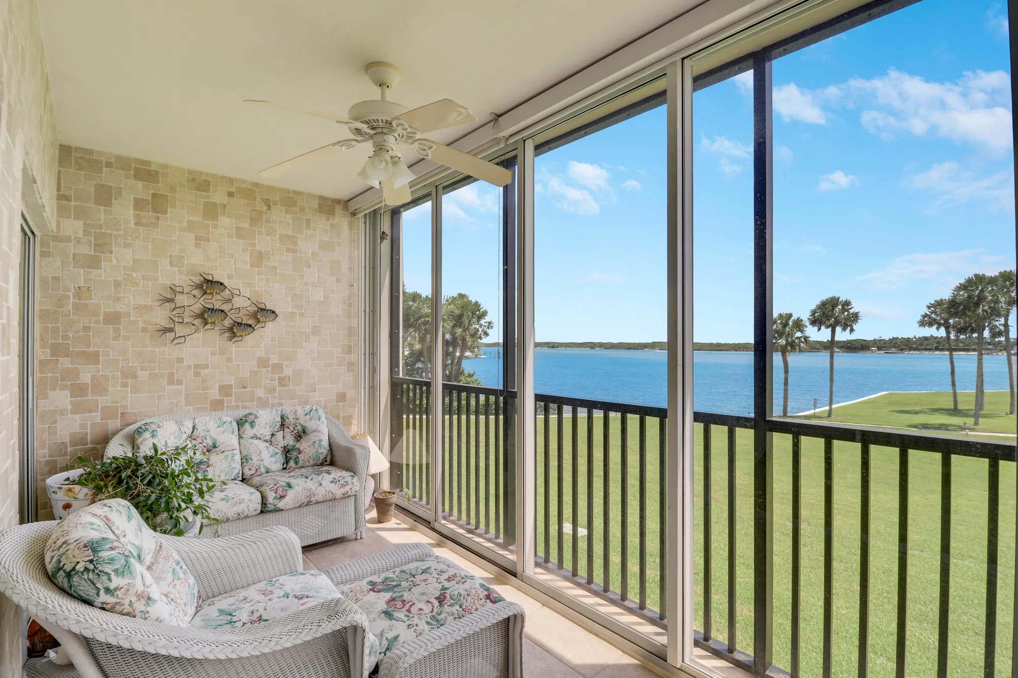 Property Slideshow image 15 of 28 | 300 intracoastal pl 204, Jupiter, FL, 33469