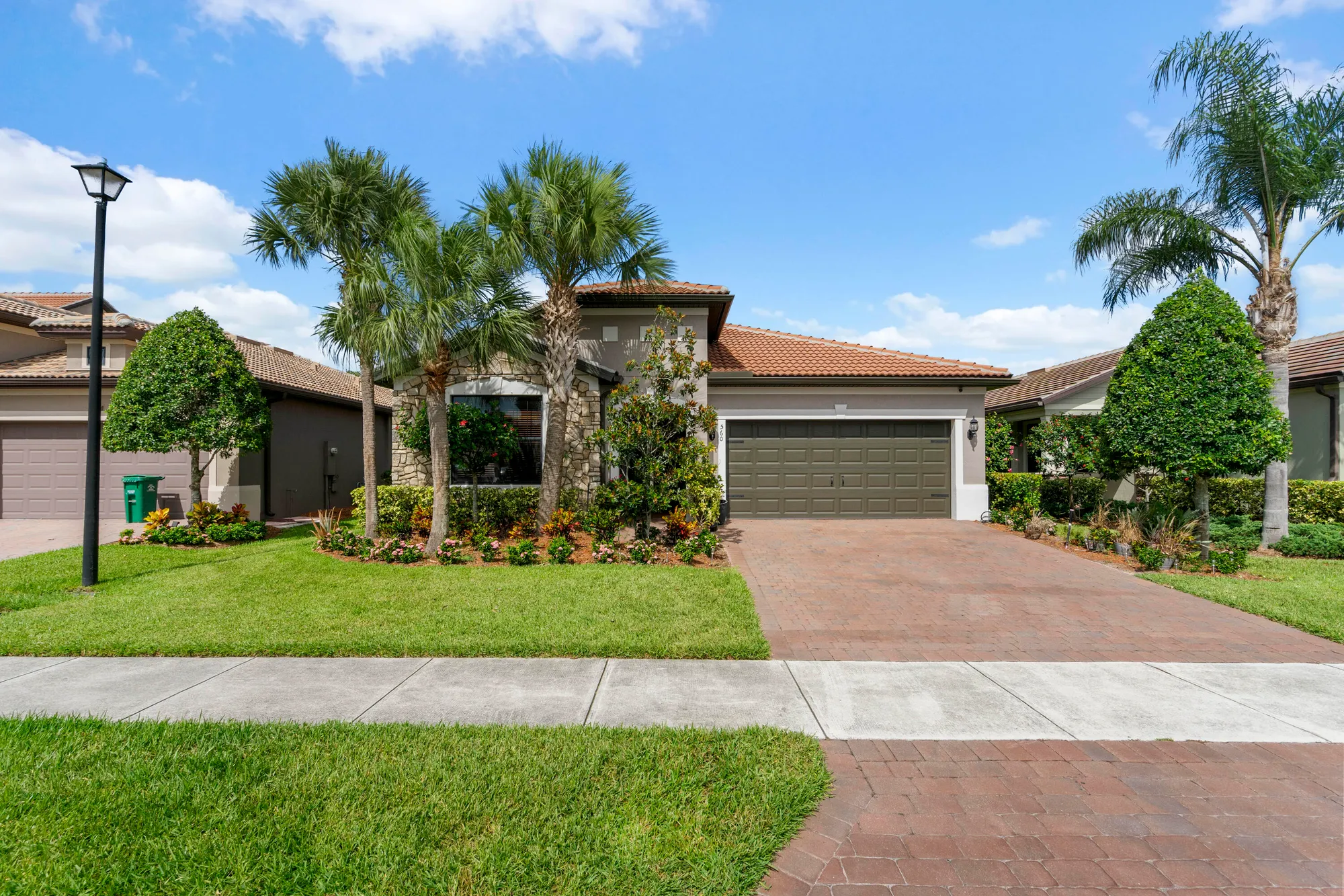 Property Slideshow image 1 of 48 | 560 se monet dr, Port Saint Lucie, FL, 34984