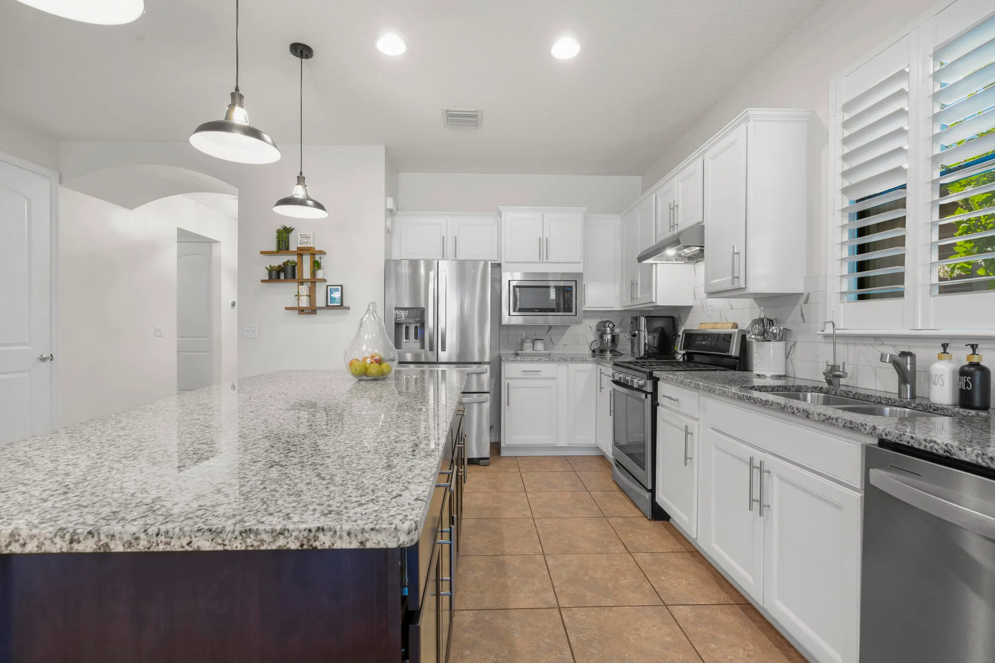 Property Slideshow image 10 of 48 | 560 se monet dr, Port Saint Lucie, FL, 34984