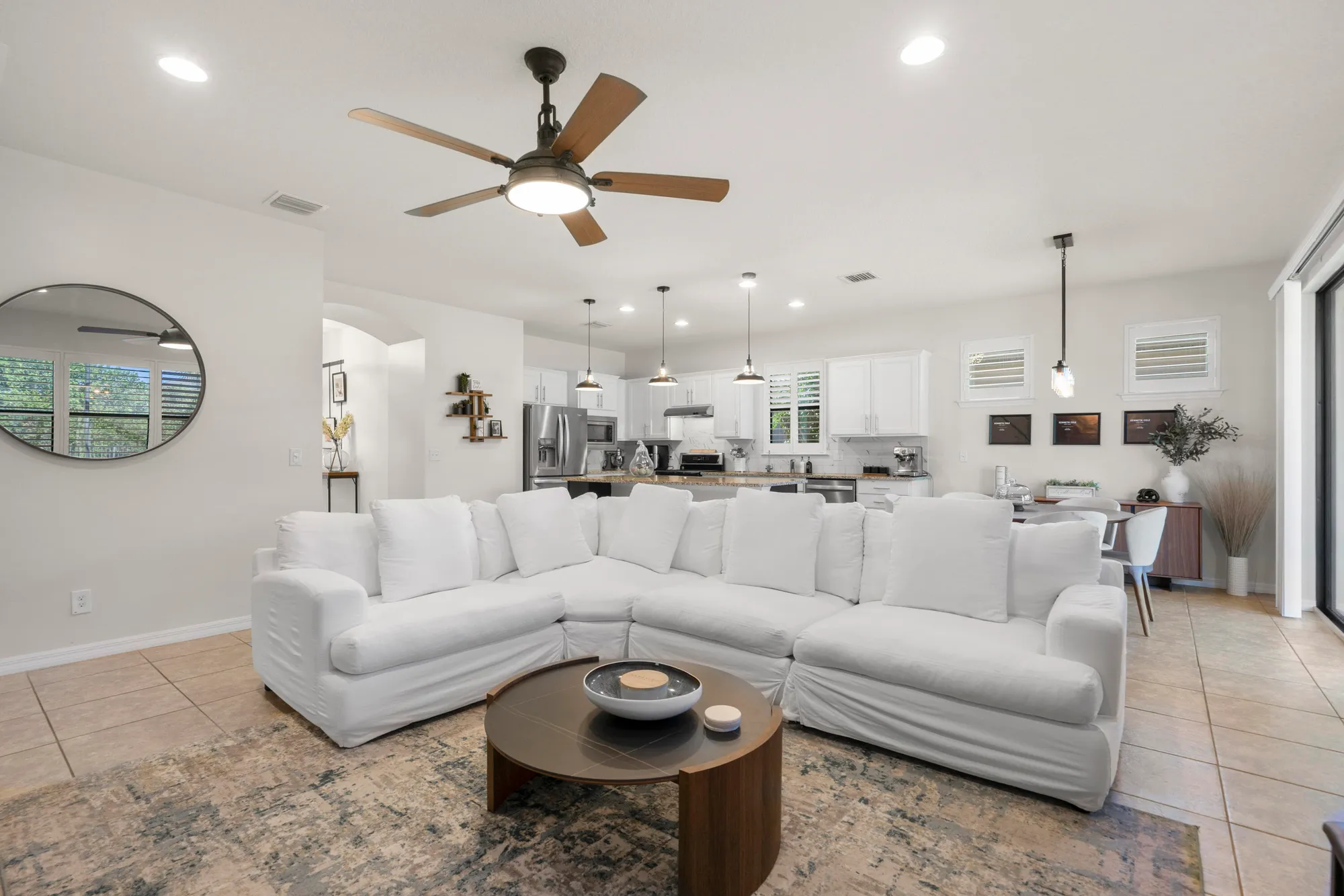 Property Slideshow image 14 of 48 | 560 se monet dr, Port Saint Lucie, FL, 34984