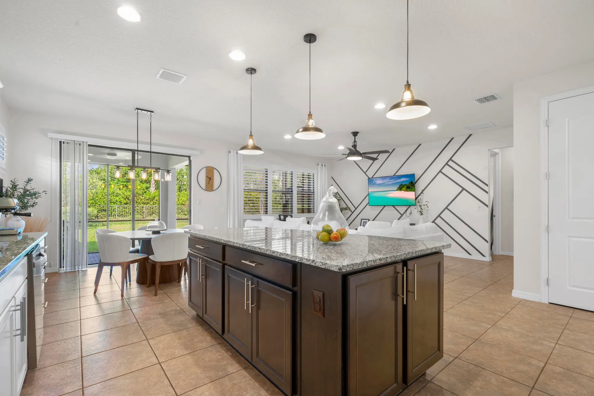 Property Slideshow image 11 of 48 | 560 se monet dr, Port Saint Lucie, FL, 34984