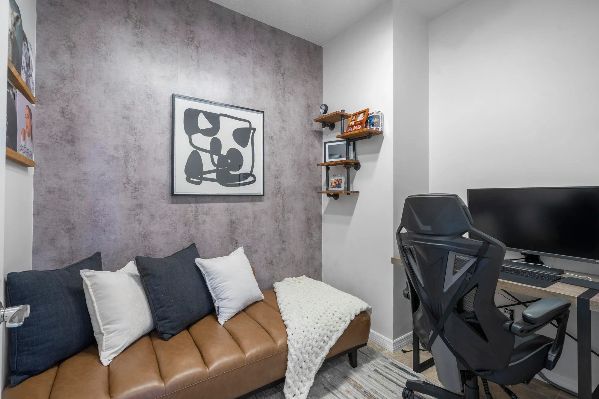 Property Slideshow image 20 of 48 | 560 se monet dr, Port Saint Lucie, FL, 34984