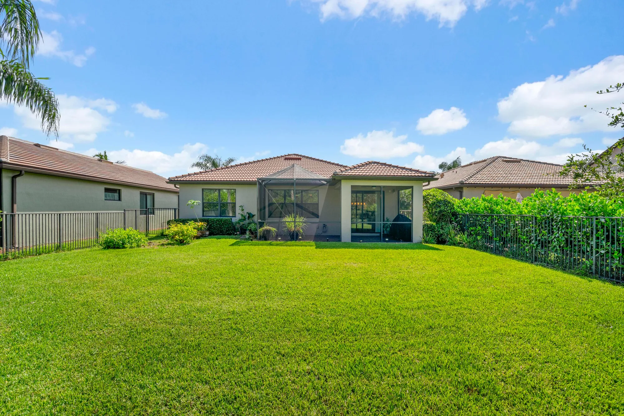 Property Slideshow image 29 of 48 | 560 se monet dr, Port Saint Lucie, FL, 34984