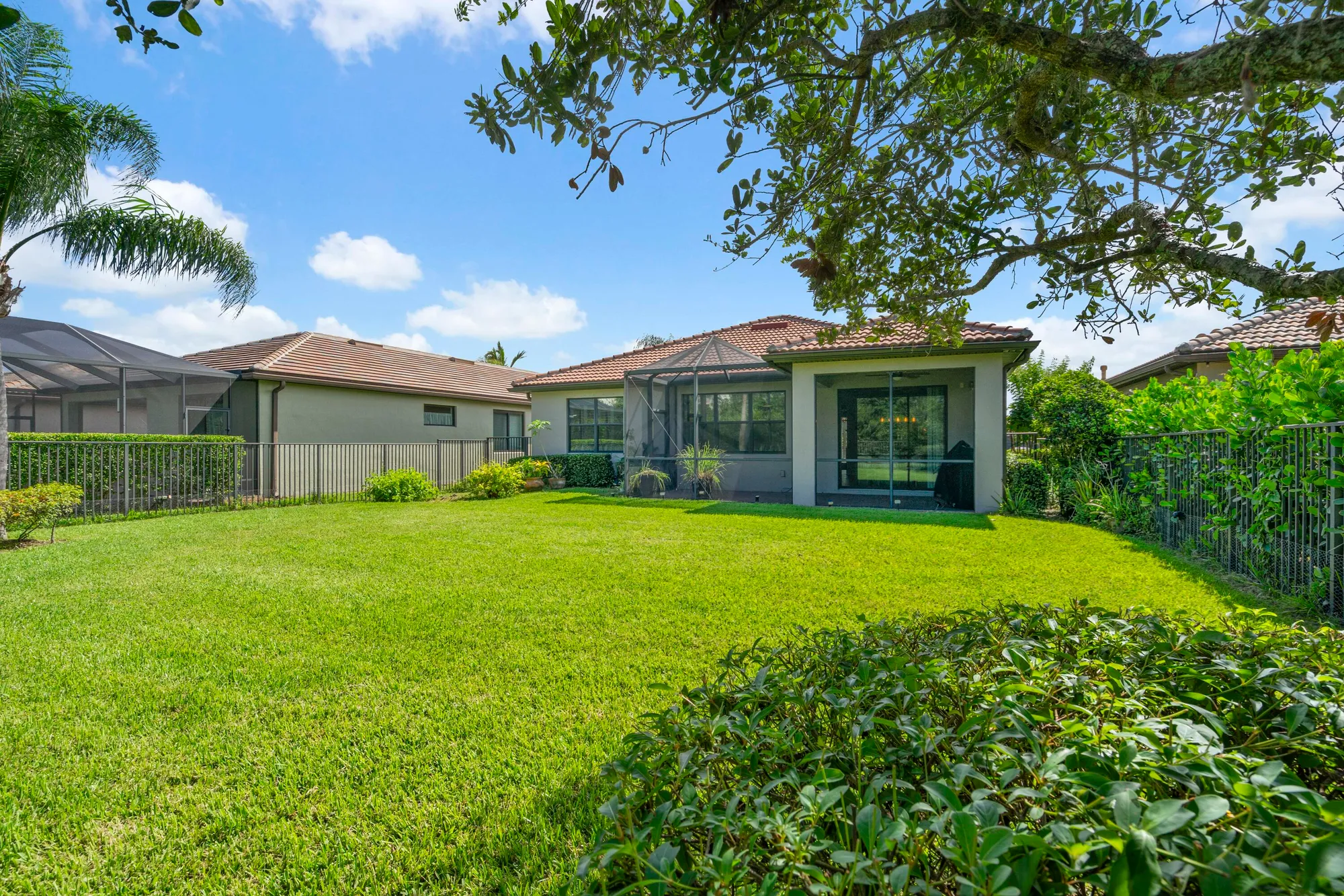 Property Slideshow image 31 of 48 | 560 se monet dr, Port Saint Lucie, FL, 34984