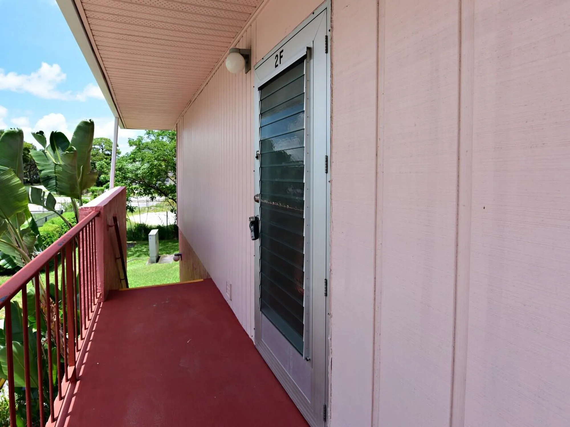 Property Slideshow image 1 of 17 | 2 golfs edge f, West Palm Beach, FL, 33417