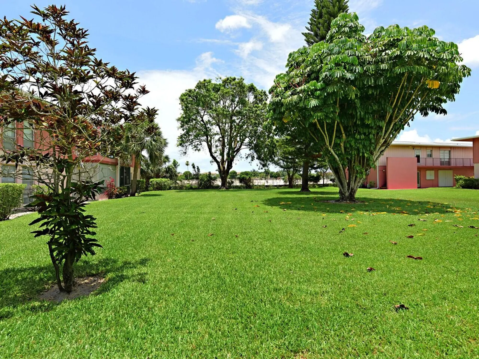 Property Slideshow image 3 of 17 | 2 golfs edge f, West Palm Beach, FL, 33417