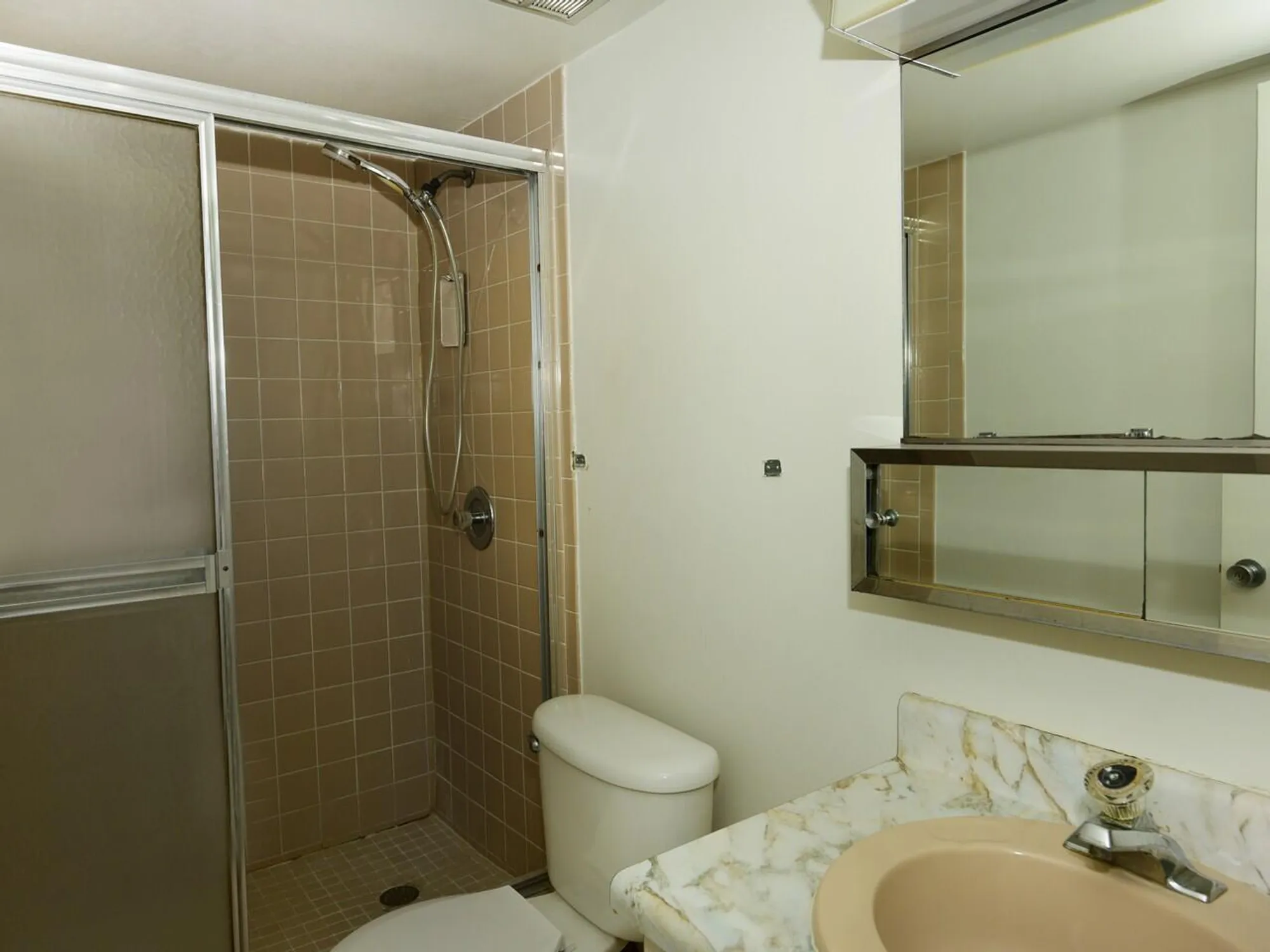 Property Slideshow image 14 of 17 | 2 golfs edge f, West Palm Beach, FL, 33417