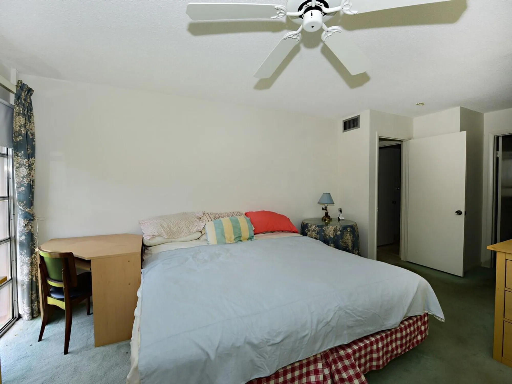 Property Slideshow image 13 of 17 | 2 golfs edge f, West Palm Beach, FL, 33417