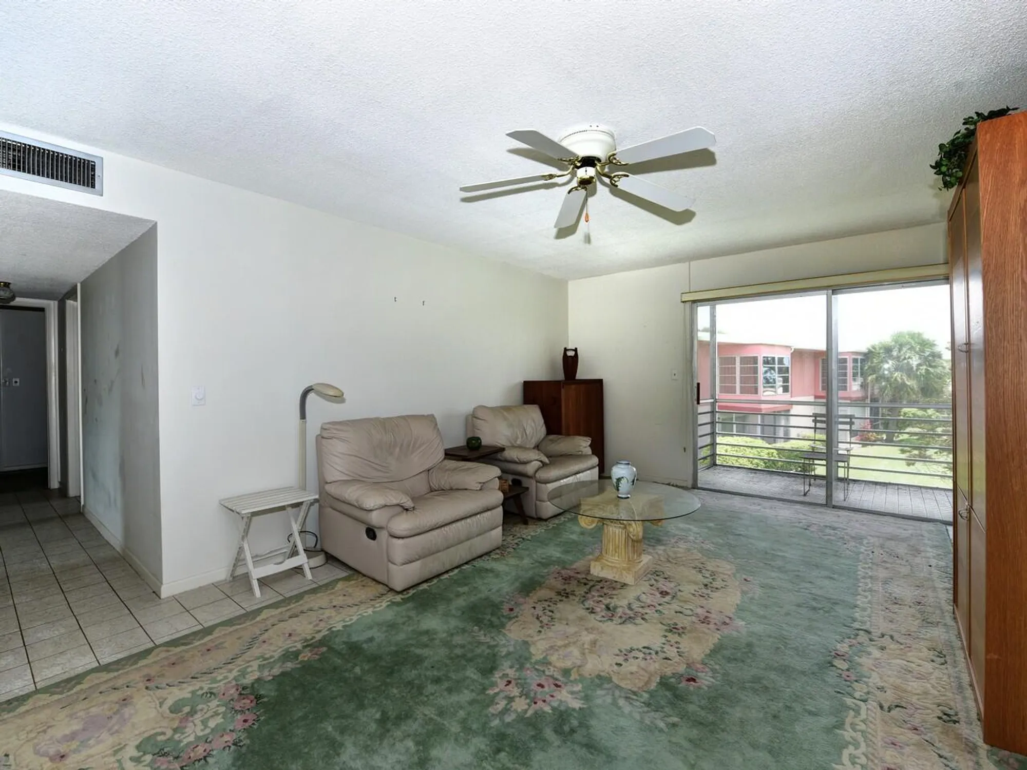 Property Slideshow image 10 of 17 | 2 golfs edge f, West Palm Beach, FL, 33417
