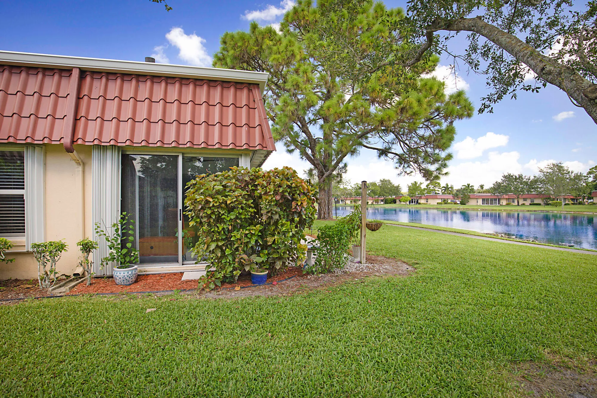 Property Slideshow image 28 of 36 | 352 covered bridge blvd a, Lake Worth, FL, 33467