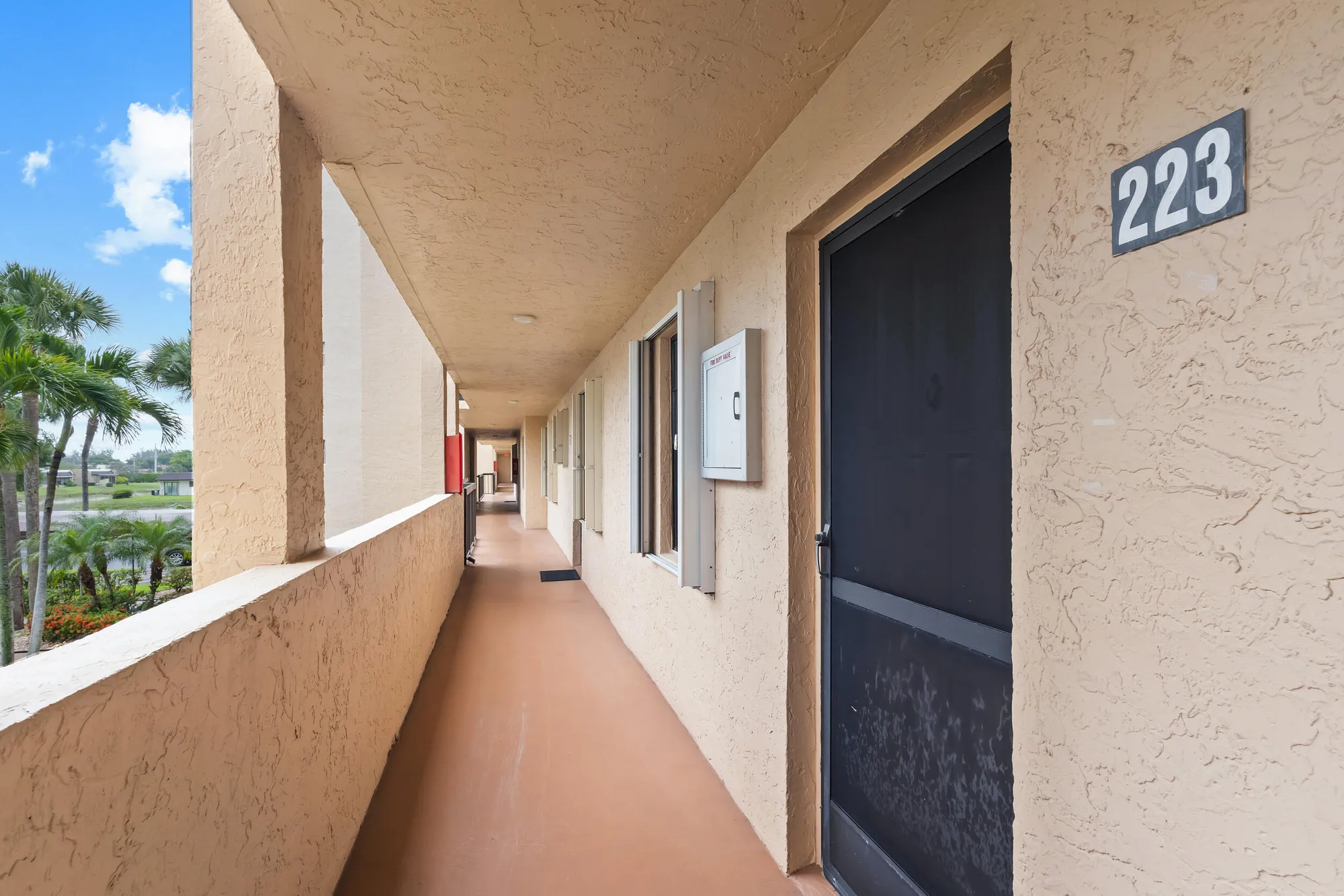 Property Slideshow image 3 of 22 | 150 lake nancy ln 223, West Palm Beach, FL, 33411