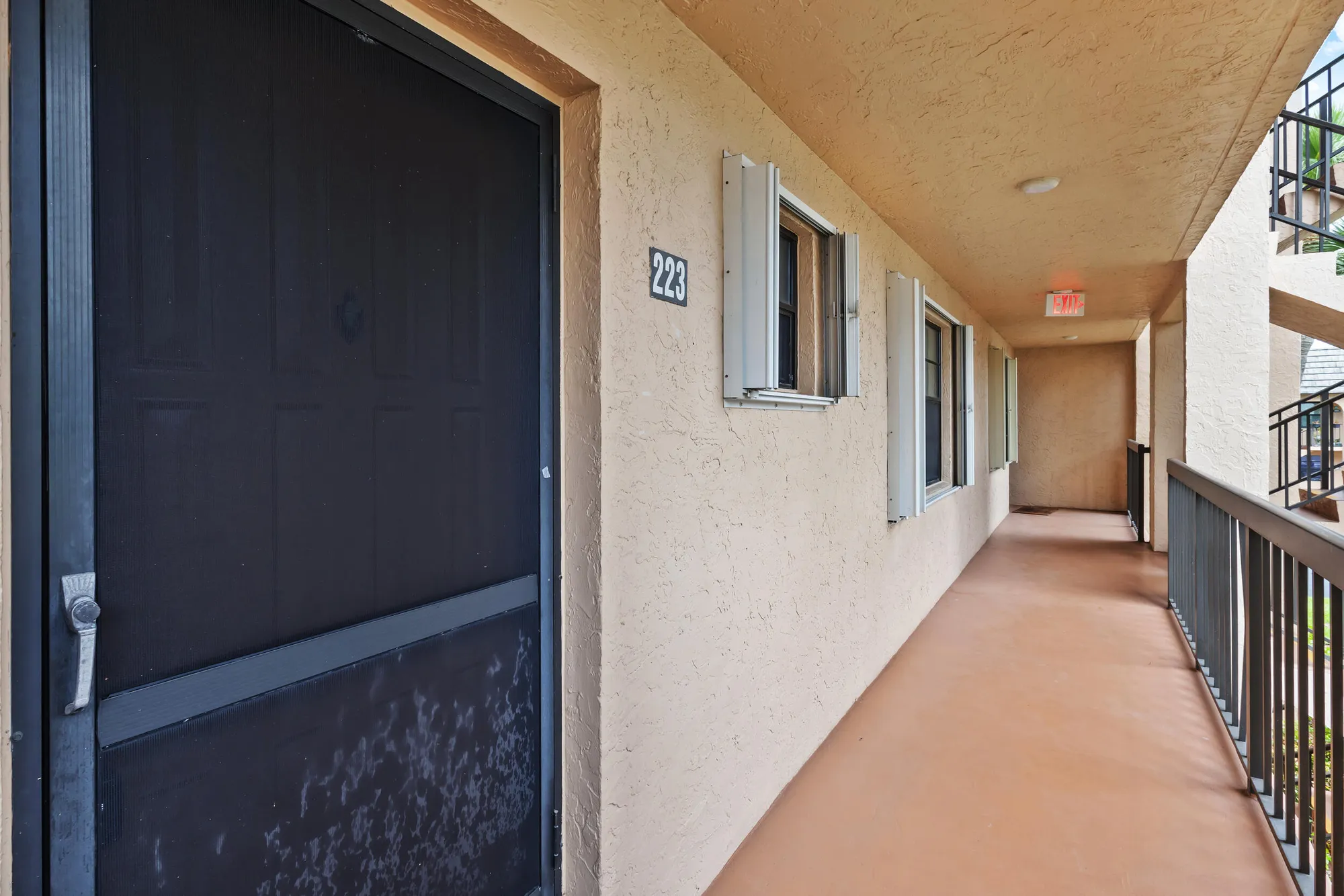 Property Slideshow image 4 of 22 | 150 lake nancy ln 223, West Palm Beach, FL, 33411