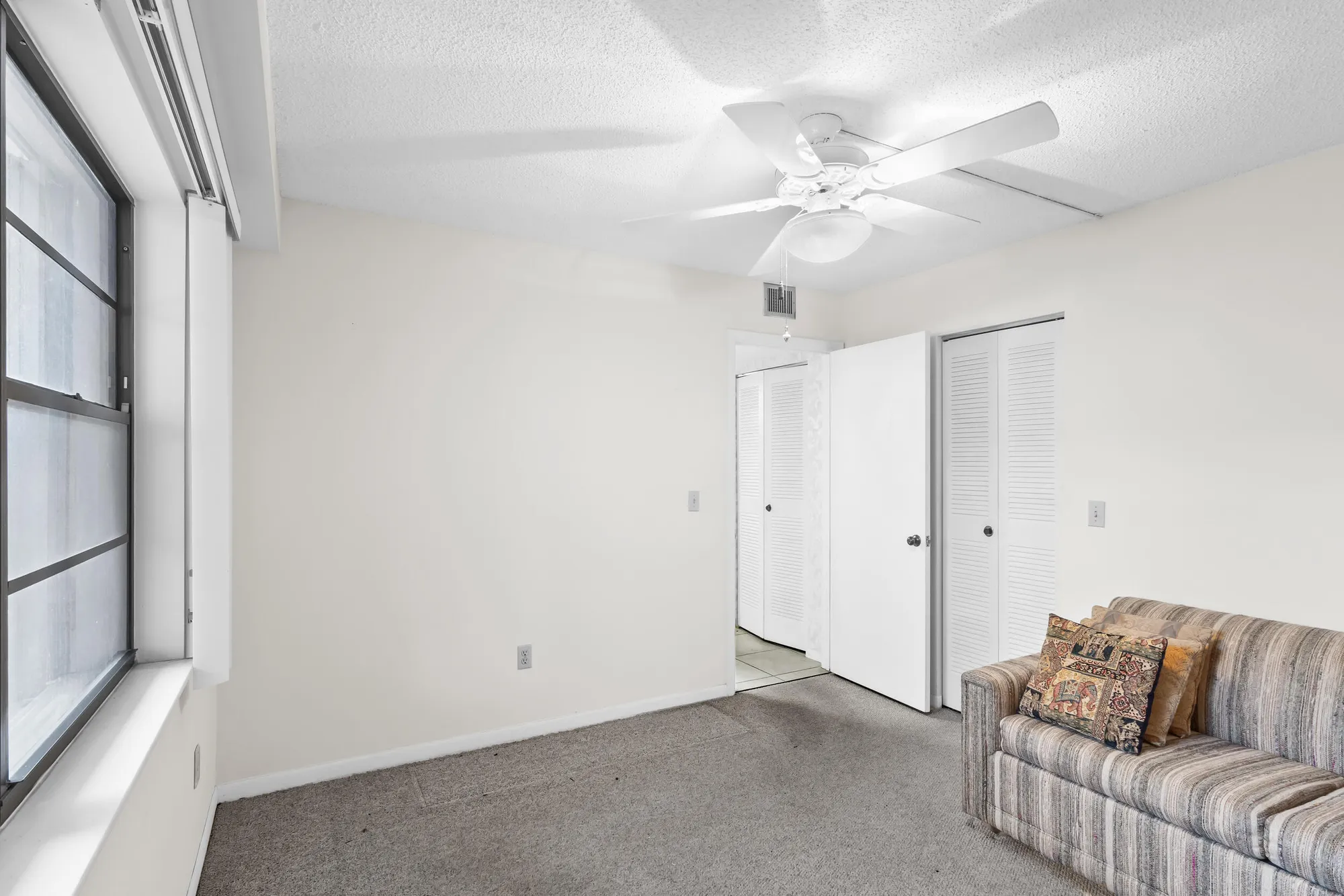 Property Slideshow image 10 of 22 | 150 lake nancy ln 223, West Palm Beach, FL, 33411