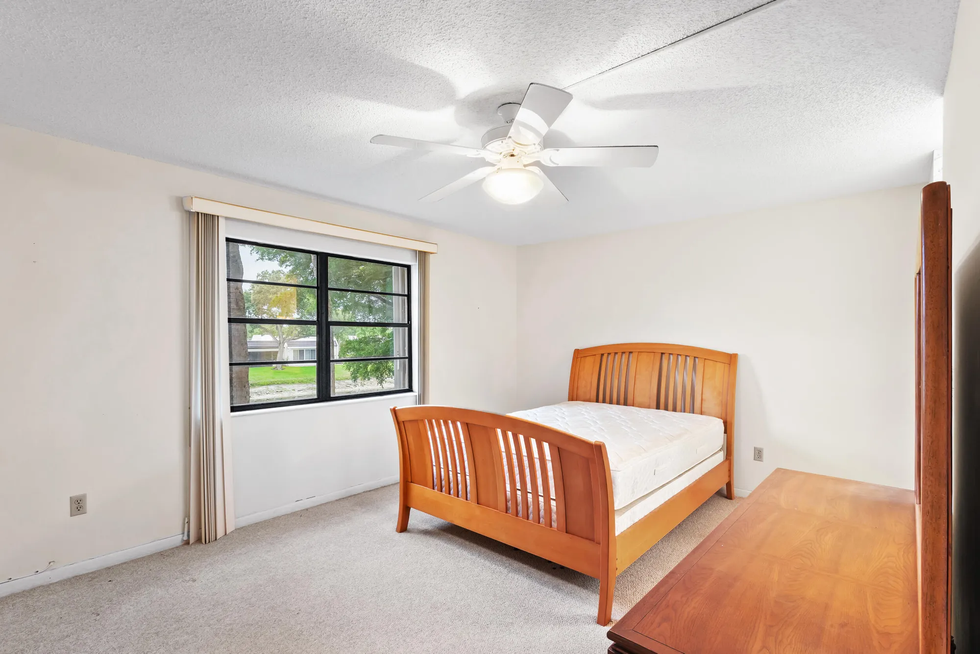 Property Slideshow image 15 of 22 | 150 lake nancy ln 223, West Palm Beach, FL, 33411