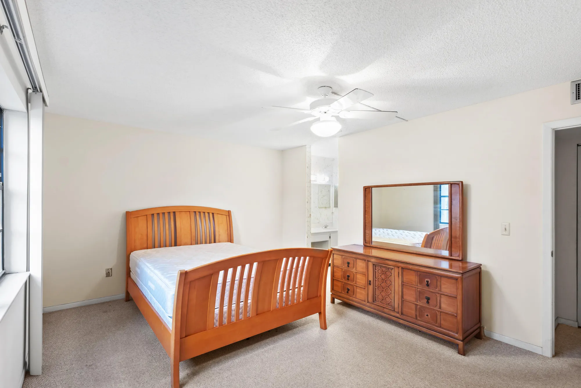 Property Slideshow image 16 of 22 | 150 lake nancy ln 223, West Palm Beach, FL, 33411