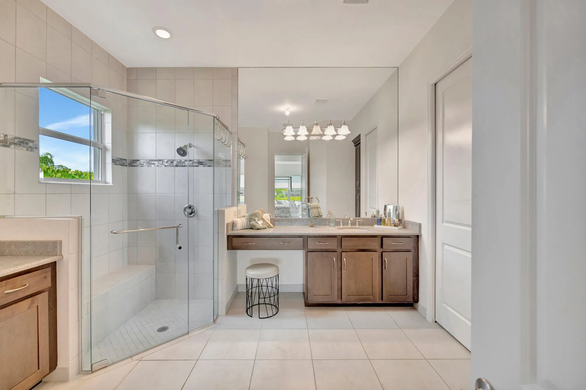 Property Slideshow image 20 of 69 | 11050 sw ivory springs ln, Port Saint Lucie, FL, 34987