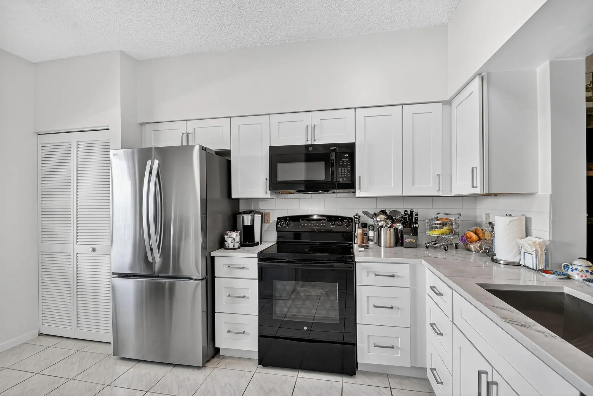 Property Slideshow image 8 of 104 | 6193 pointe regal cir 402, Delray Beach, FL, 33484