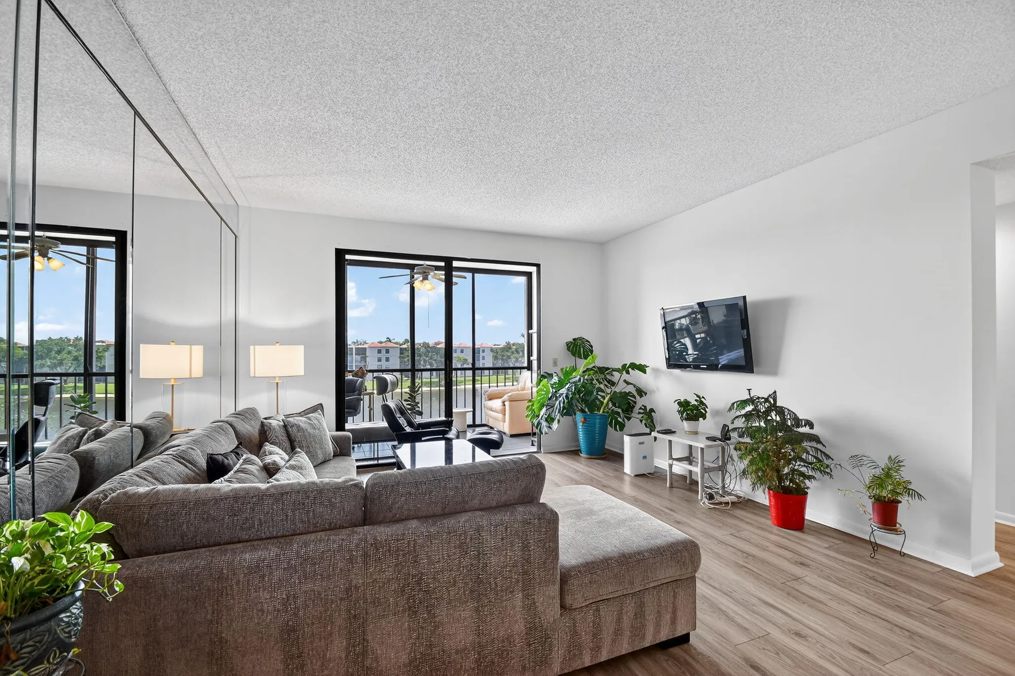 Property Slideshow image 14 of 104 | 6193 pointe regal cir 402, Delray Beach, FL, 33484