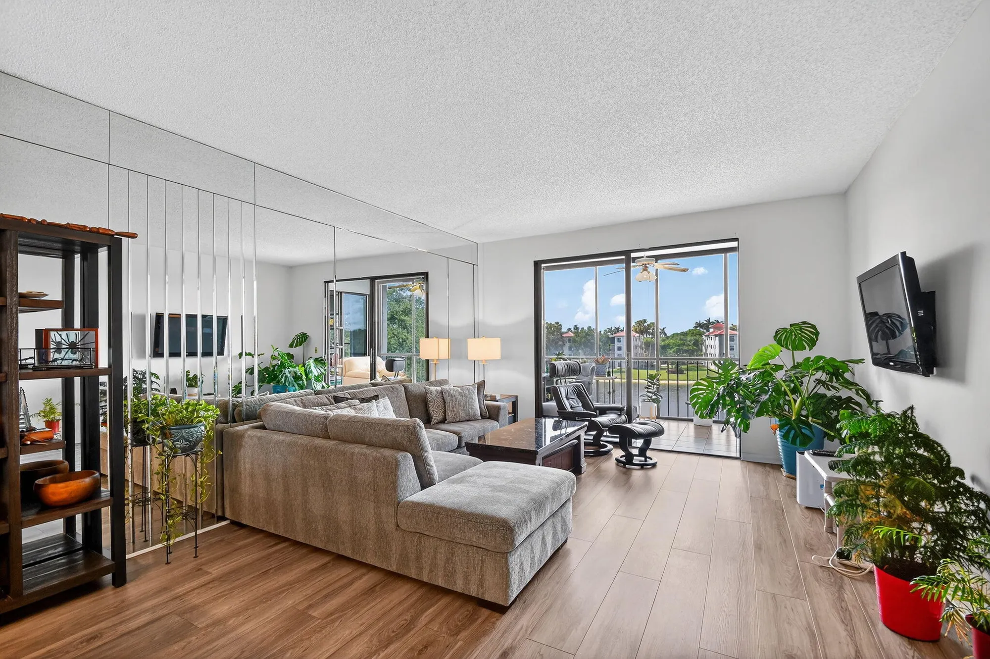 Property Slideshow image 15 of 104 | 6193 pointe regal cir 402, Delray Beach, FL, 33484