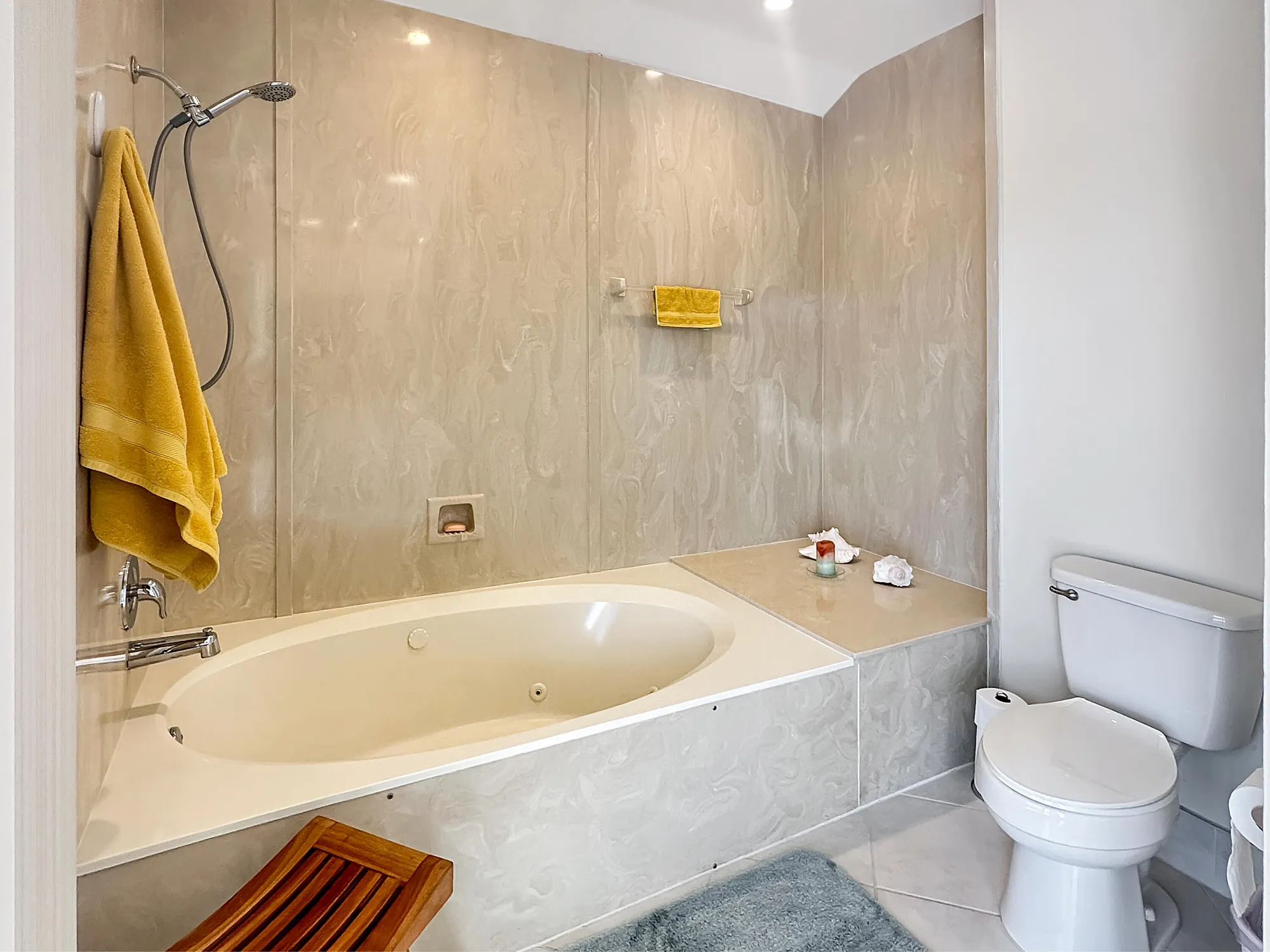 Property Slideshow image 31 of 44 | 3351 twin lakes ter apt 206, Fort Pierce, FL, 34951