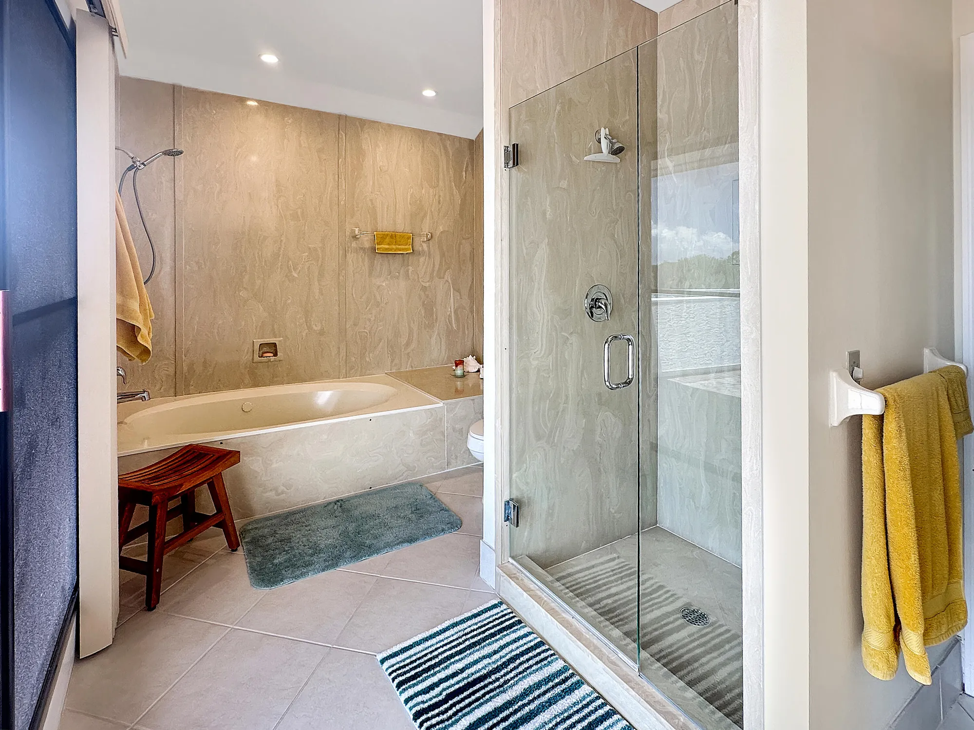 Property Slideshow image 32 of 44 | 3351 twin lakes ter apt 206, Fort Pierce, FL, 34951