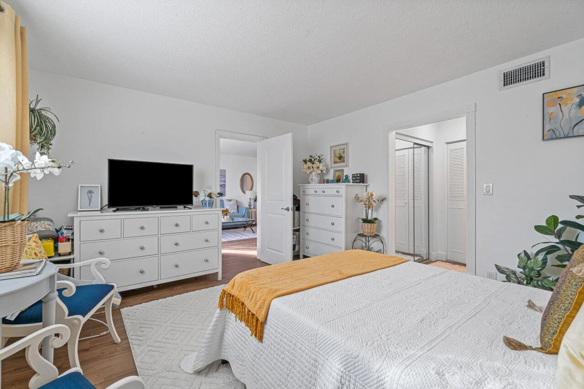 Property Slideshow image 12 of 27 | 2855 garden dr 211, Lake Worth, FL, 33461