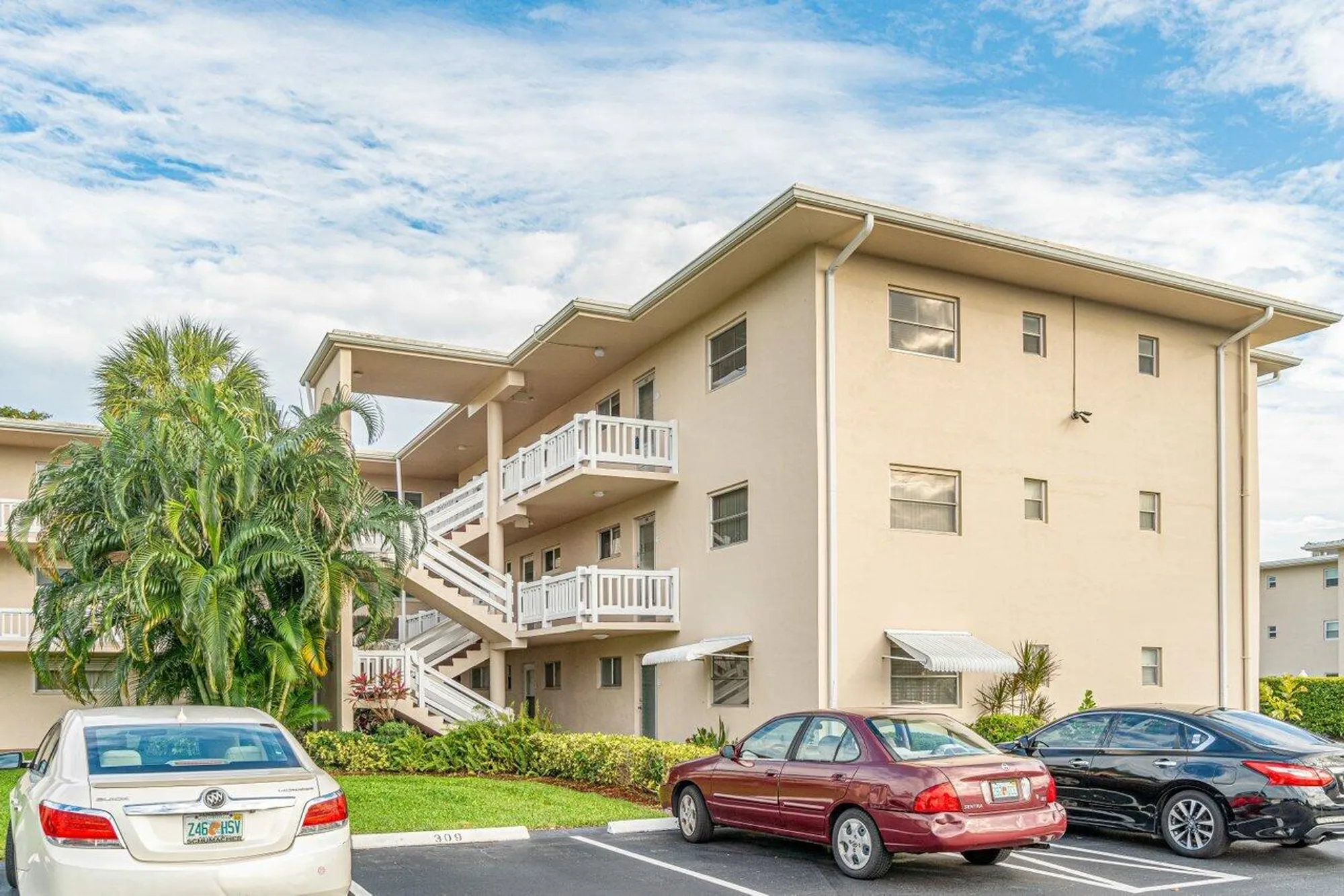 Property Slideshow image 1 of 27 | 2855 garden dr 211, Lake Worth, FL, 33461