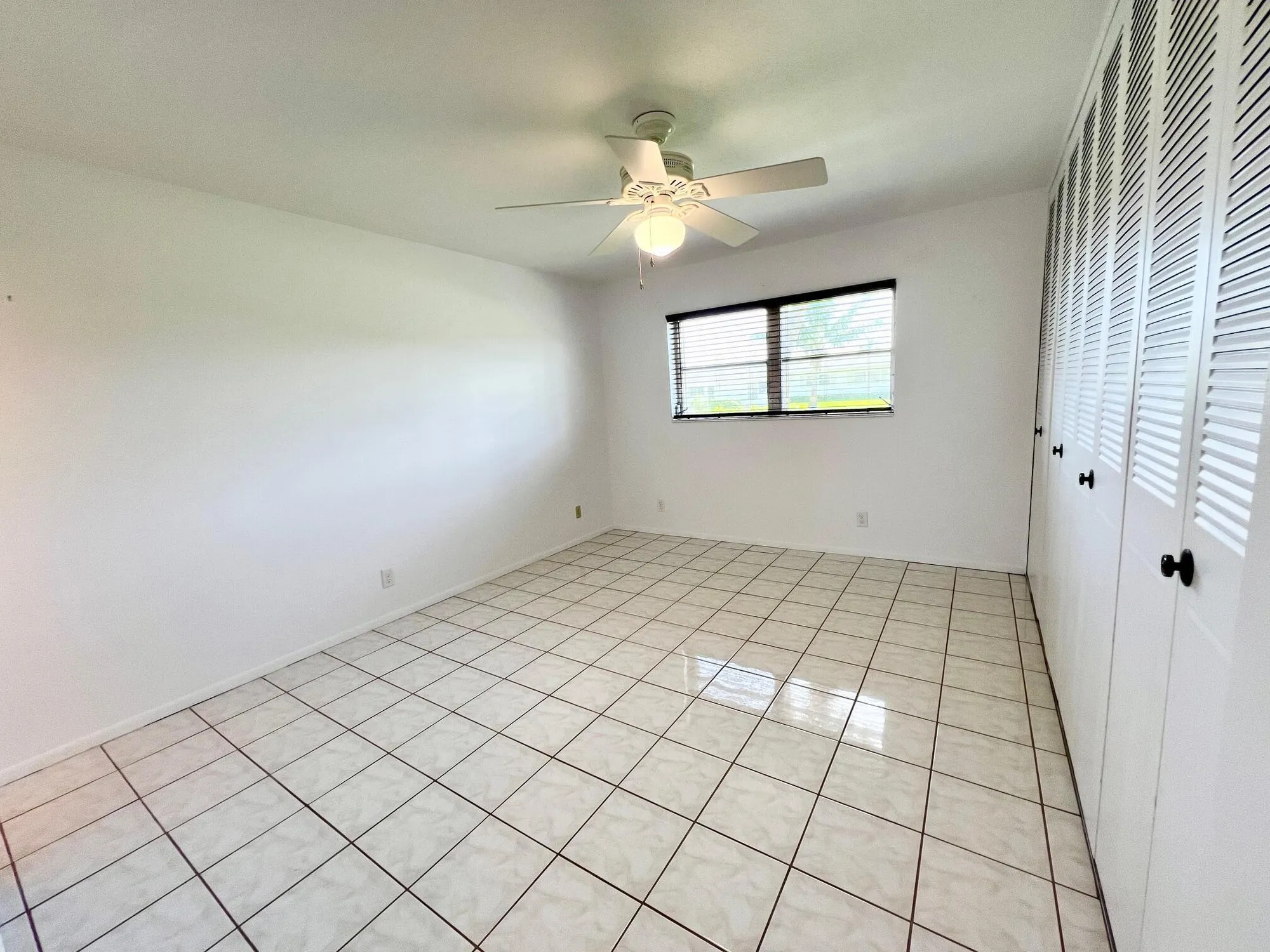 Property Slideshow image 15 of 35 | 2805 crosley dr b, West Palm Beach, FL, 33415